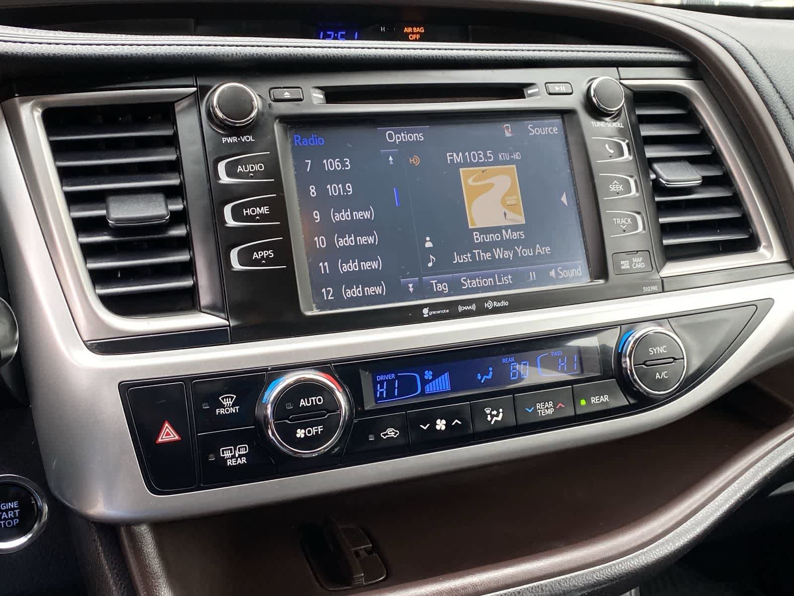 Thumbnail: 2019 Toyota Highlander - 34