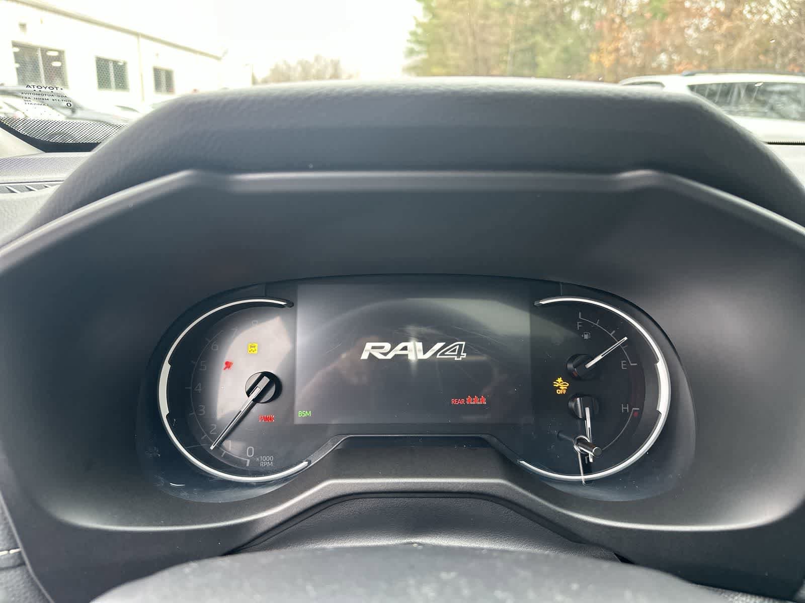 Thumbnail: 2025 Toyota RAV4 - 23