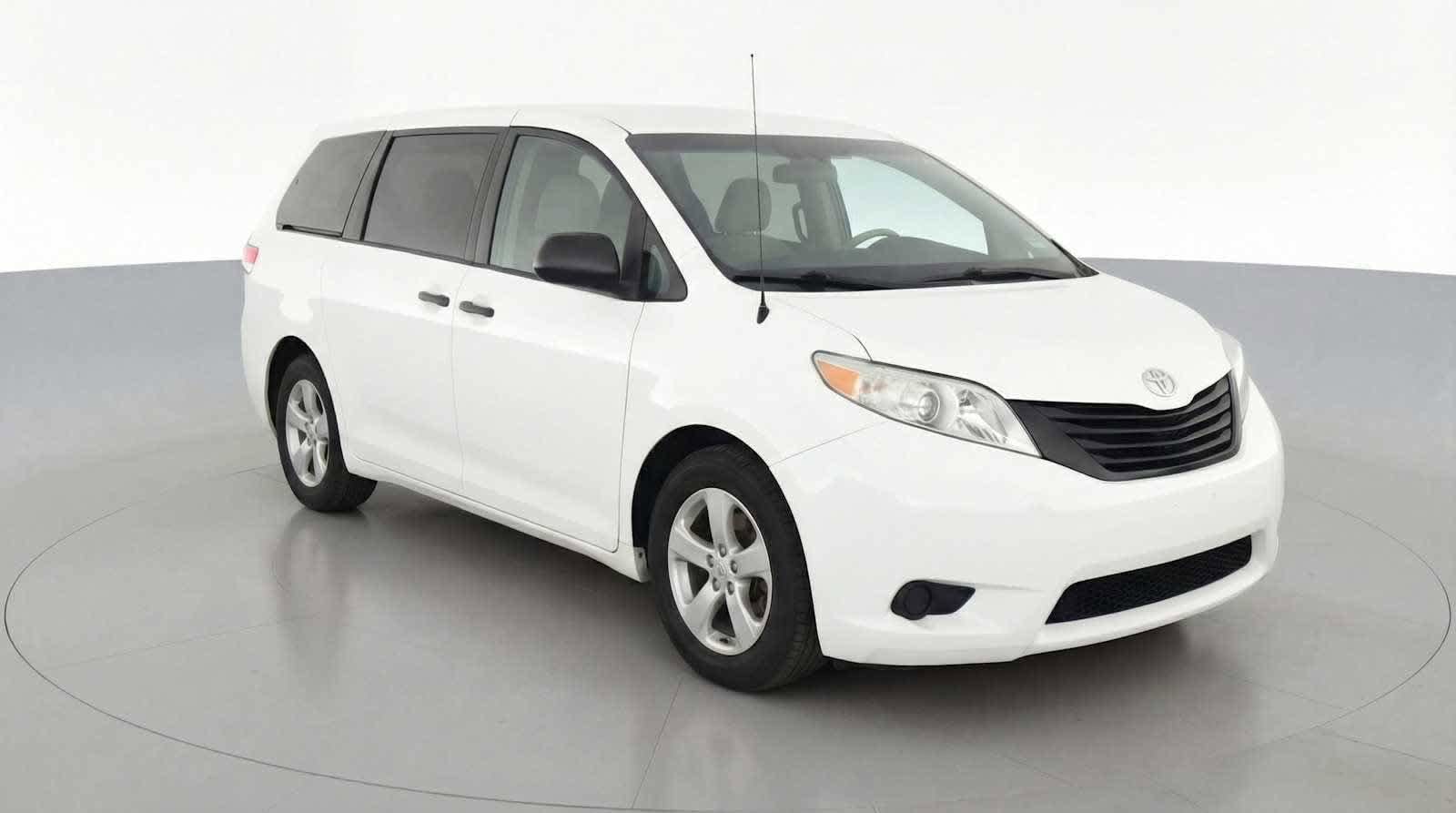 Thumbnail: 2013 Toyota Sienna - 3