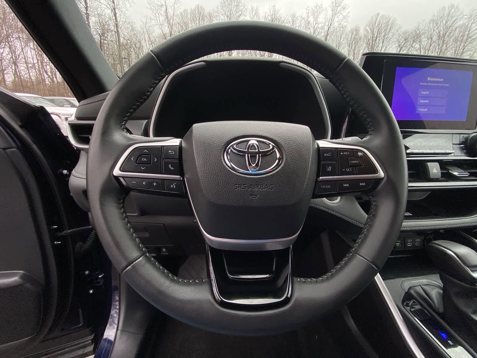 Thumbnail: 2025 Toyota Highlander - 39