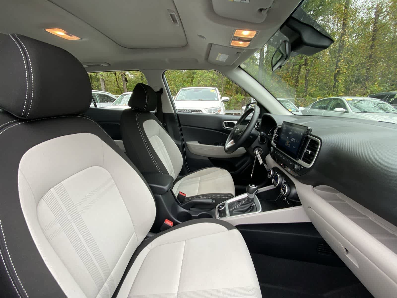 Thumbnail: 2023 Hyundai Venue - 21