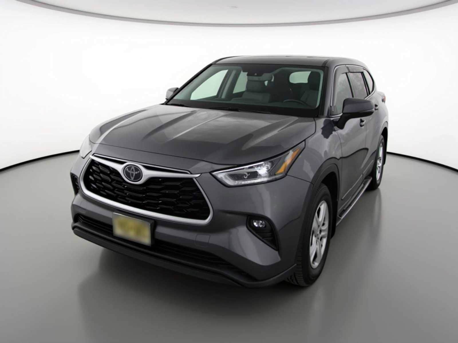 2021 Toyota Highlander LE's photo