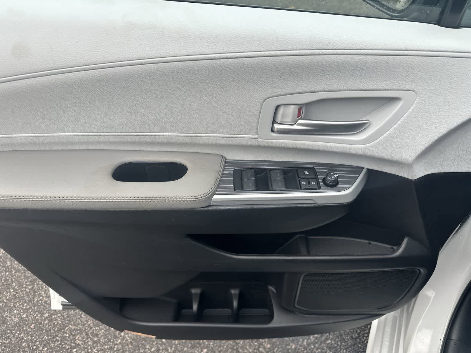 Thumbnail: 2026 Toyota Sienna - 25