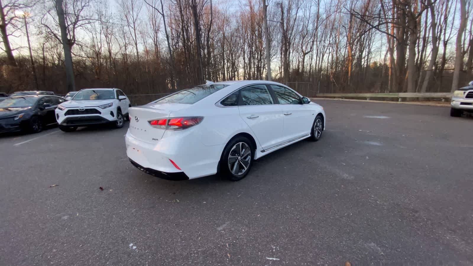 Thumbnail: 2019 Hyundai Sonata - 16