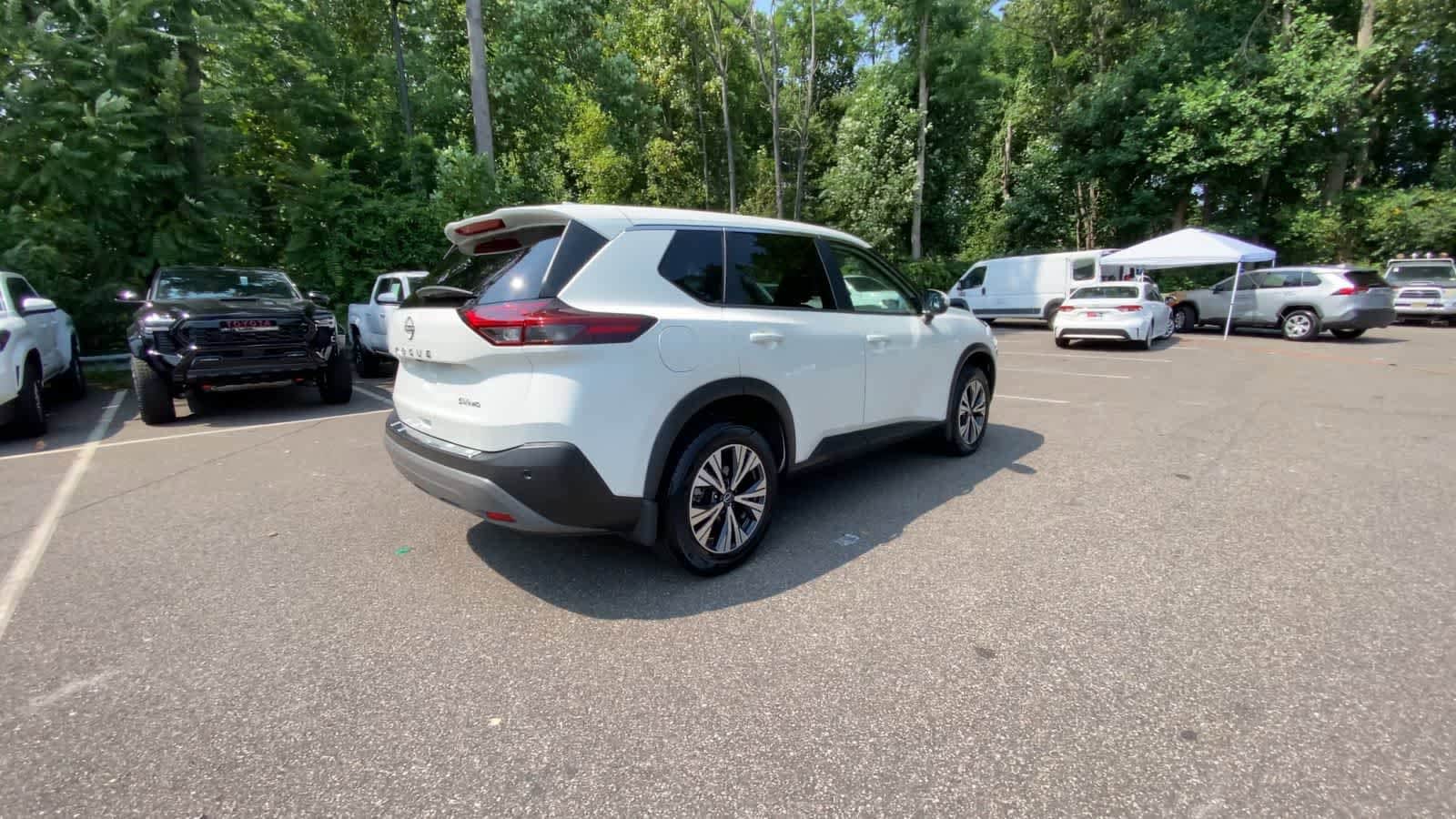 Thumbnail: 2022 Nissan Rogue - 8