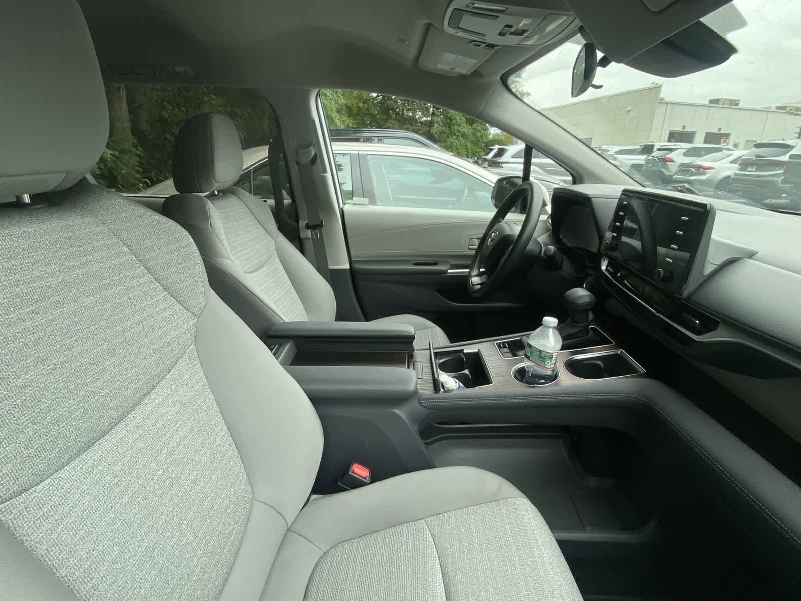 Thumbnail: 2023 Toyota Sienna - 5
