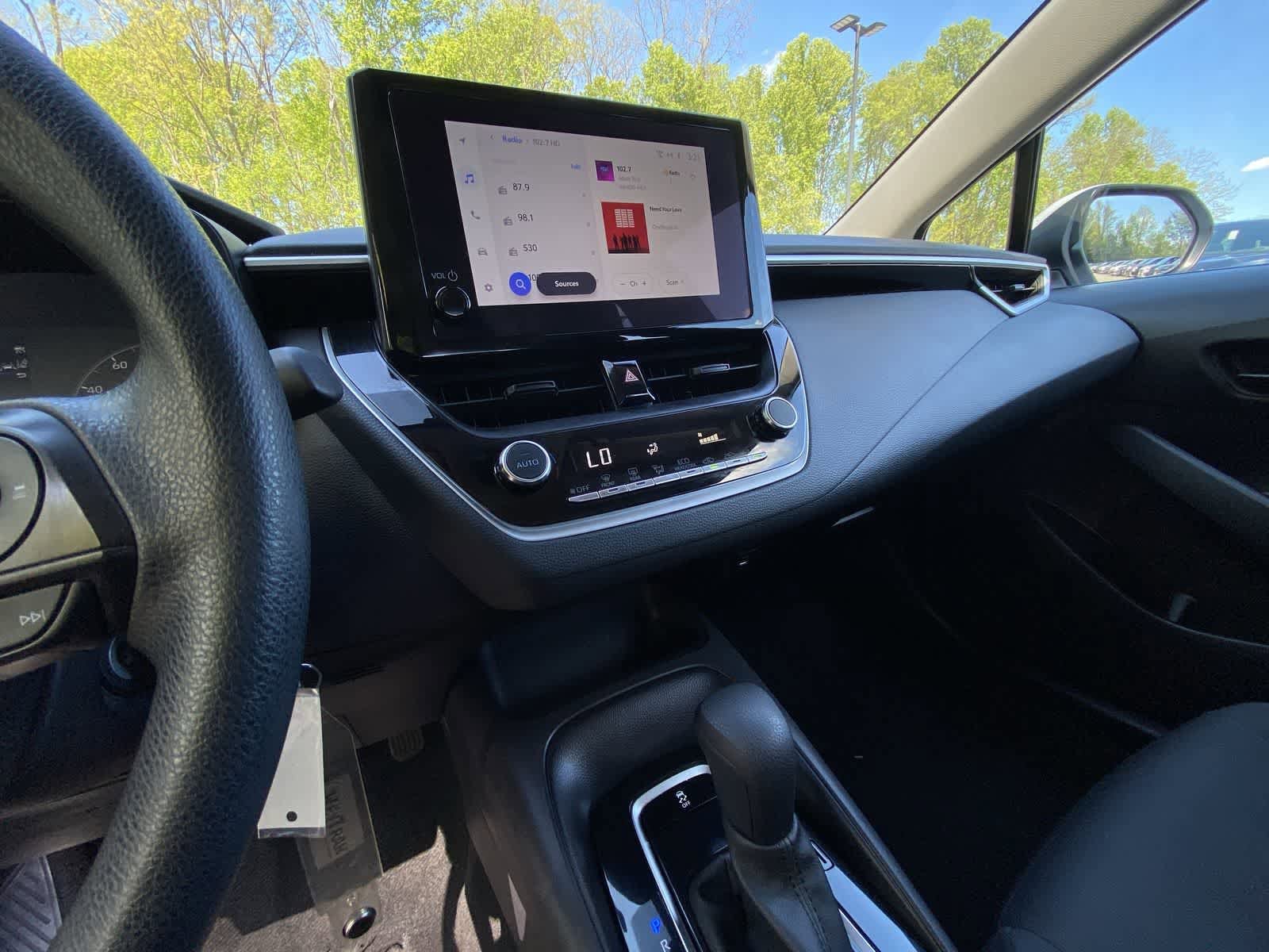 2024 Toyota Corolla LE - Photo 32