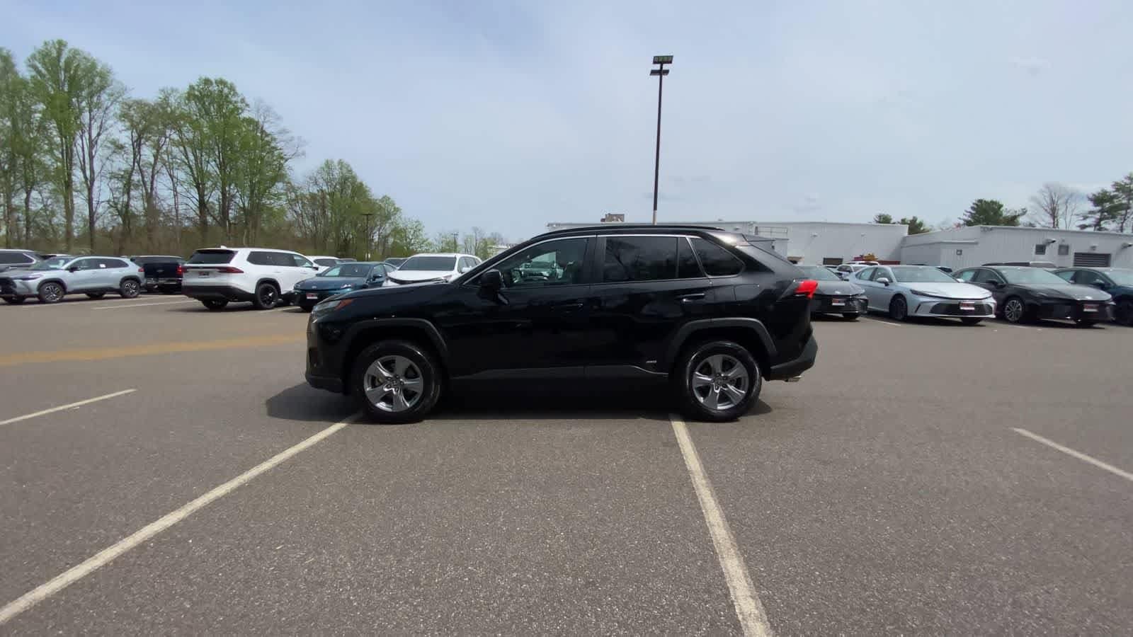 Thumbnail: 2025 Toyota RAV4 - 8