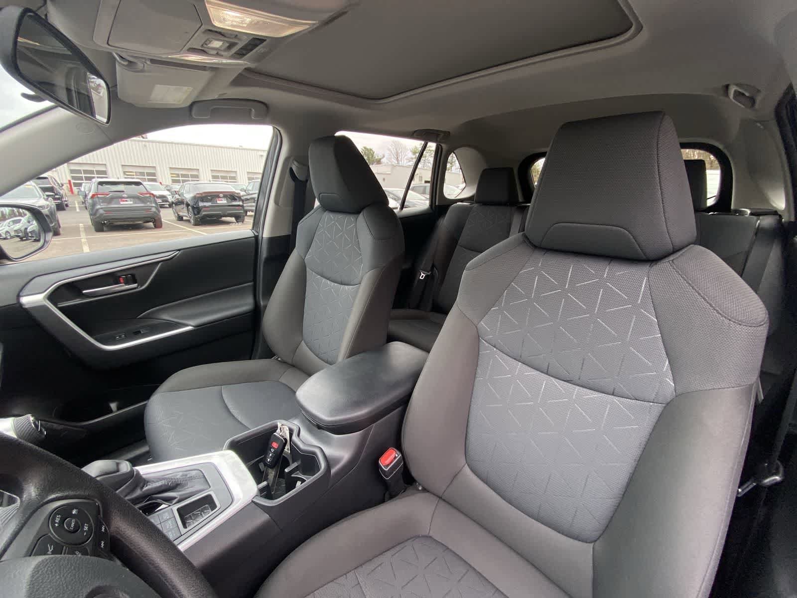 Thumbnail: 2025 Toyota RAV4 - 23