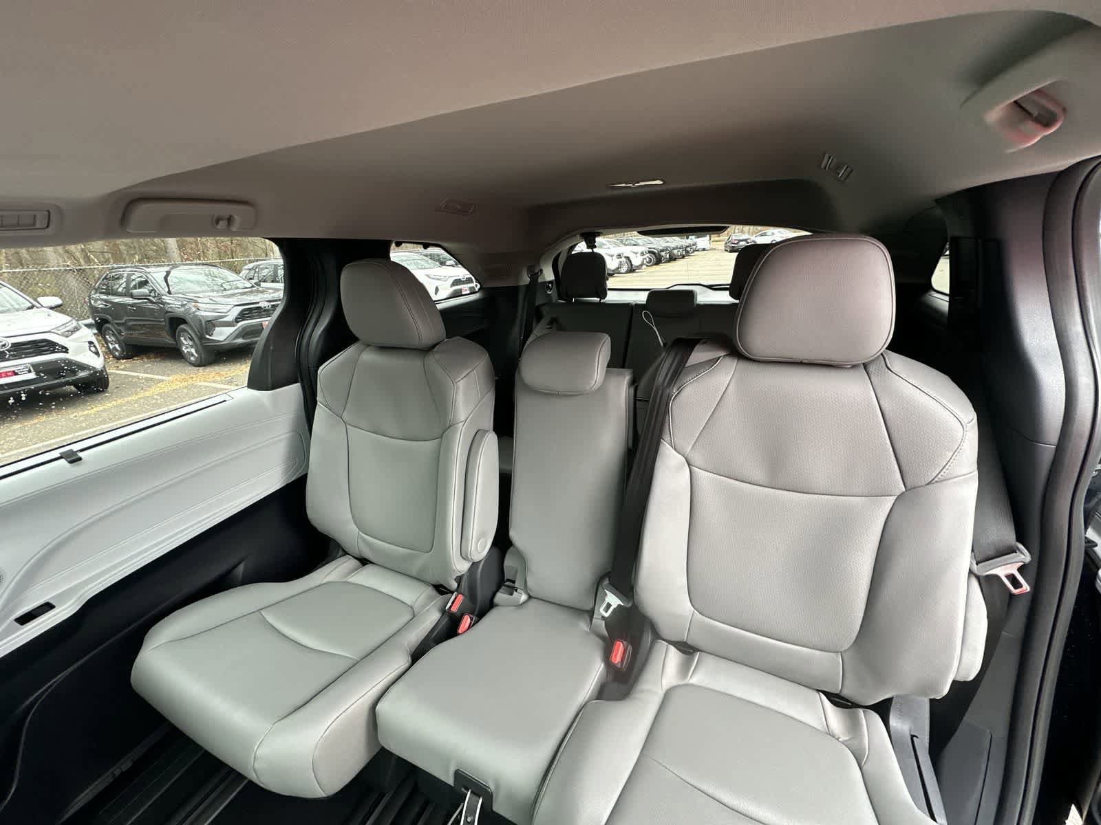 Thumbnail: 2026 Toyota Sienna - 36