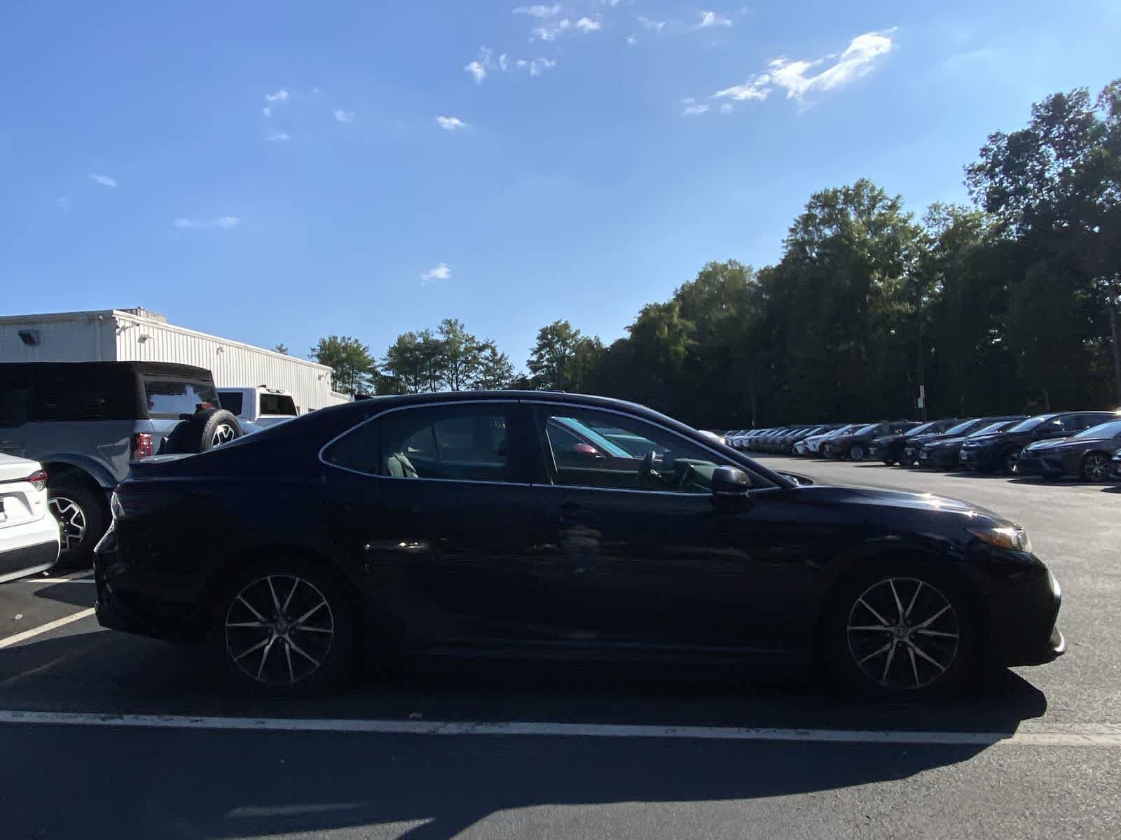 2023 Toyota Camry SE photo 4