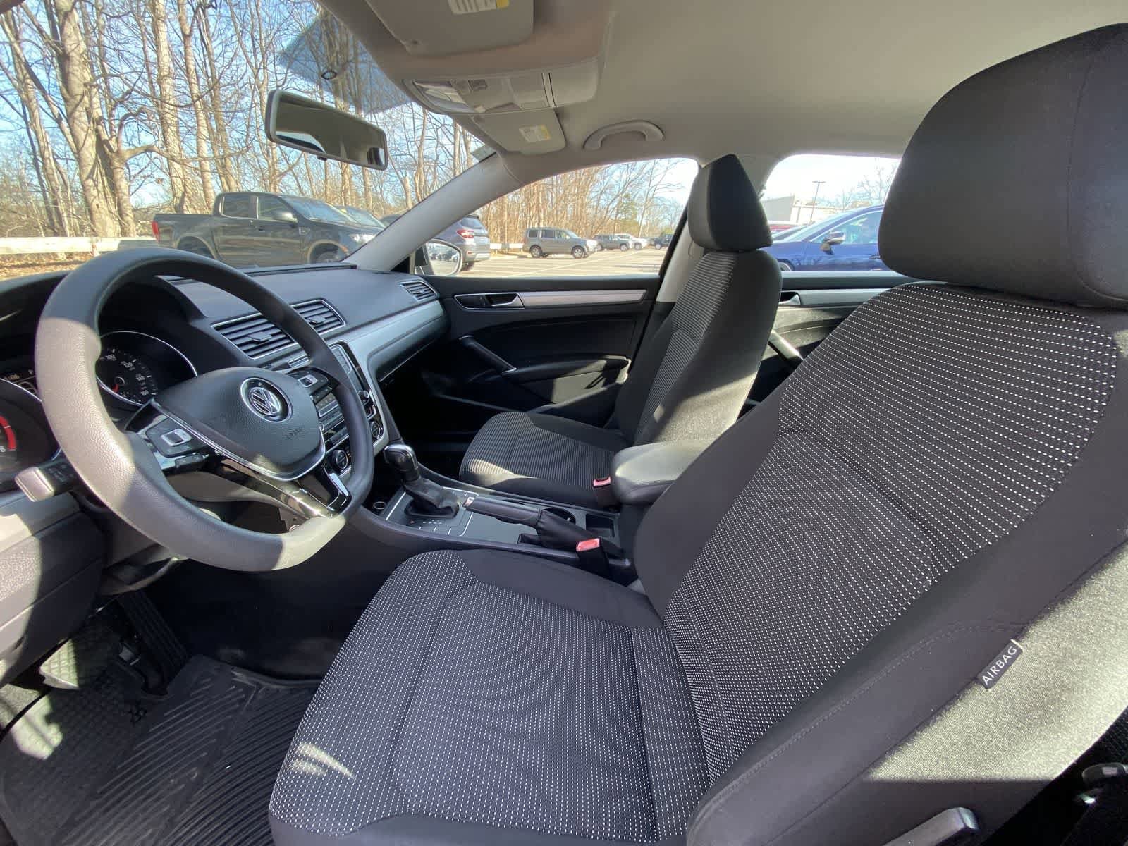 Thumbnail: 2016 Volkswagen Passat - 23