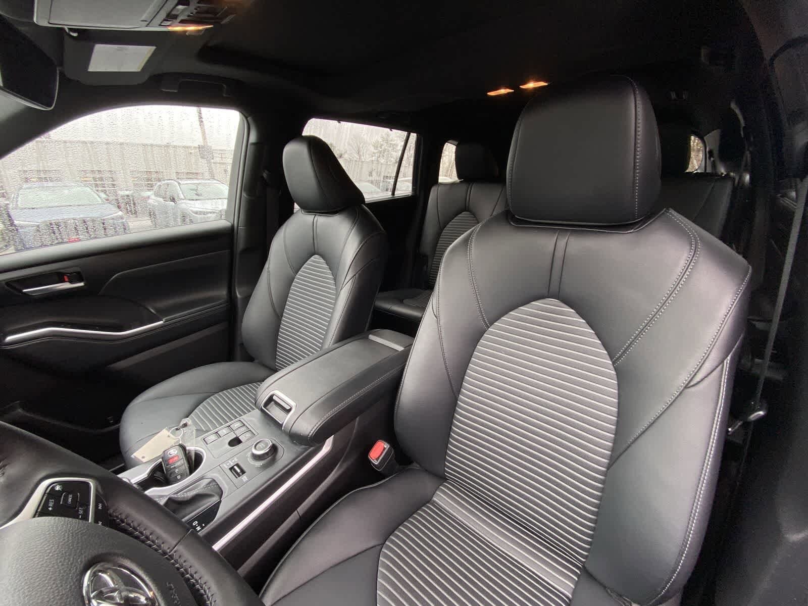 Thumbnail: 2025 Toyota Highlander - 31