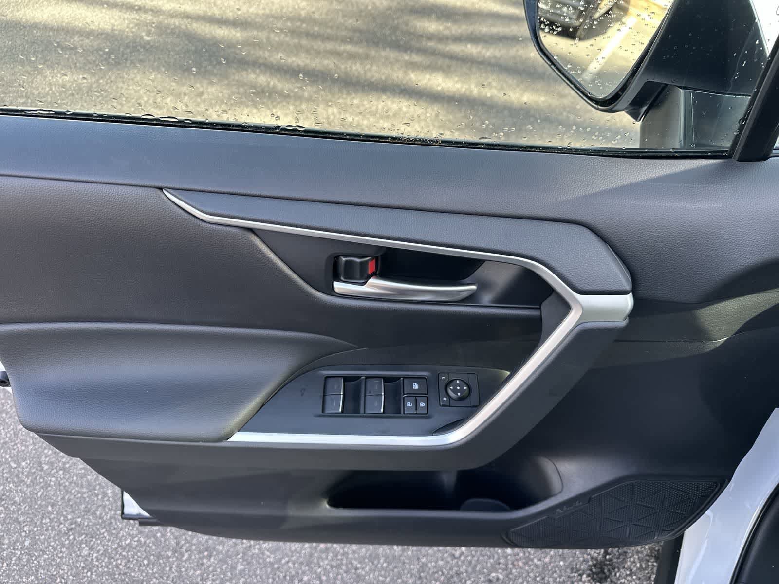 Thumbnail: 2025 Toyota RAV4 - 18