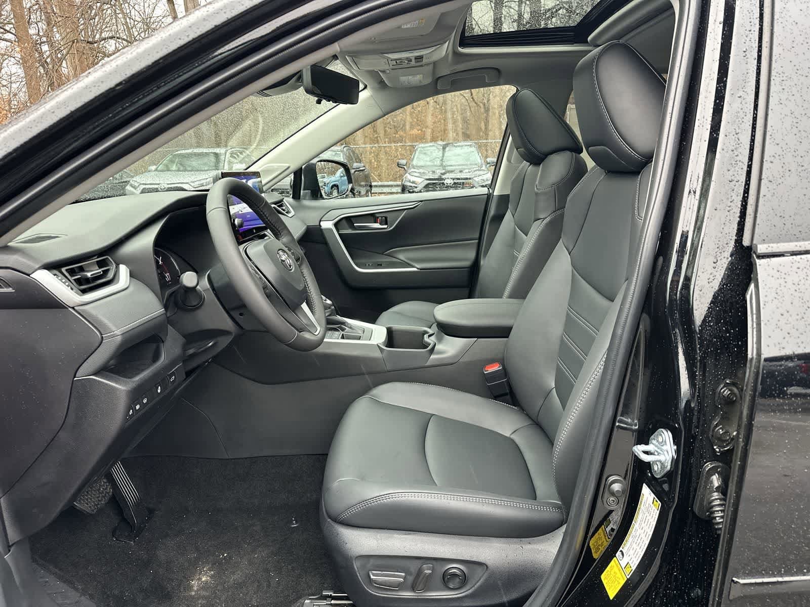 Thumbnail: 2025 Toyota RAV4 - 30