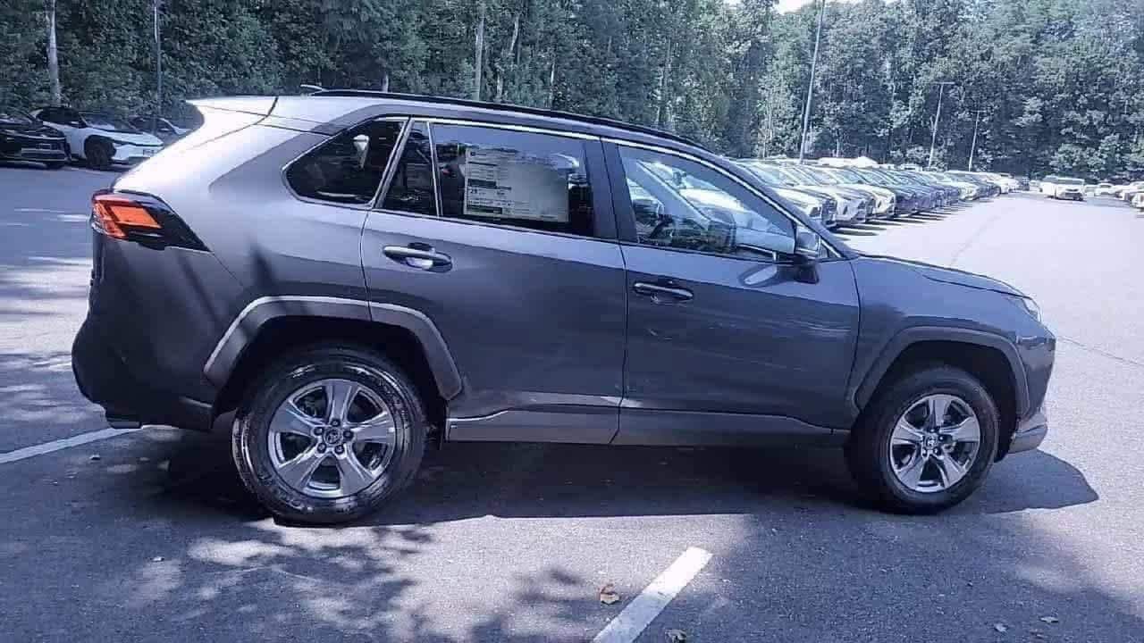 Thumbnail: 2025 Toyota RAV4 - 9