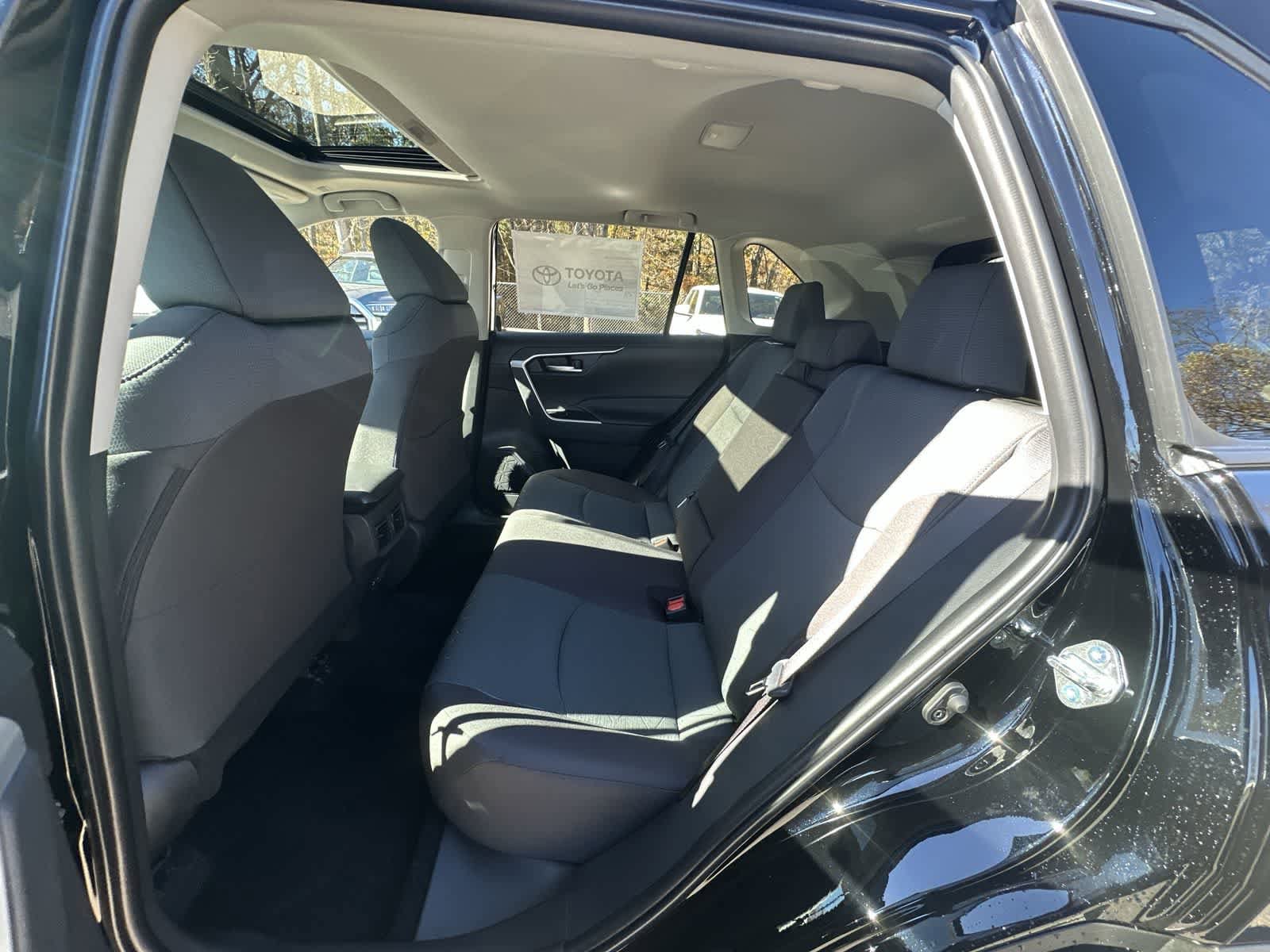 Thumbnail: 2025 Toyota RAV4 - 26