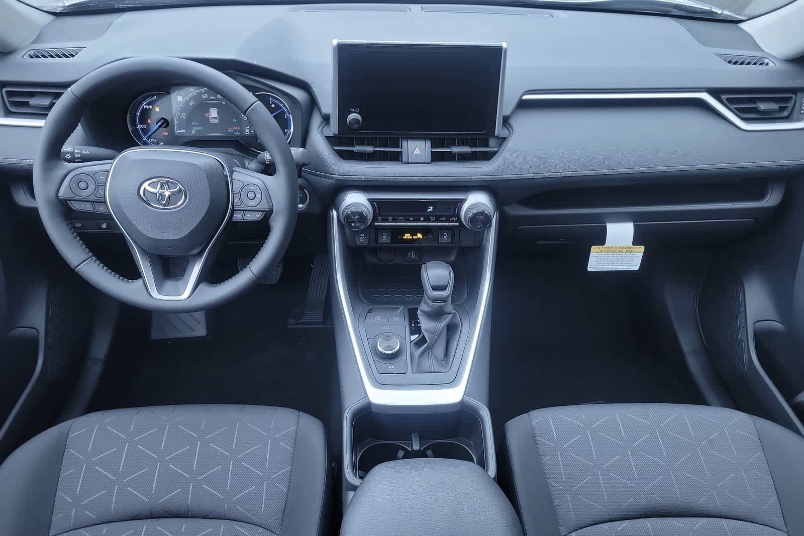 2025 Toyota RAV4 XLE 31