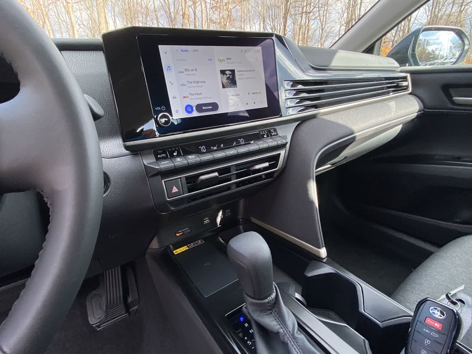 Thumbnail: 2025 Toyota Camry - 25