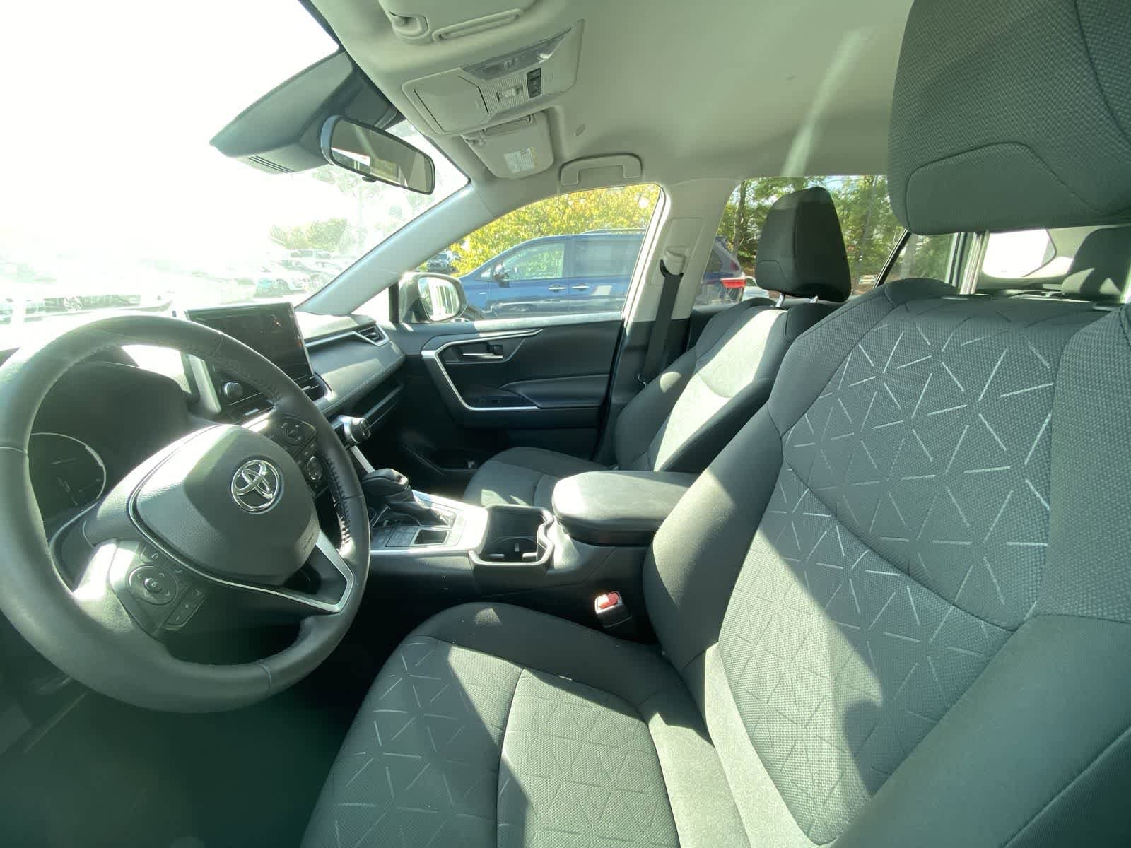 Thumbnail: 2024 Toyota RAV4 - 8