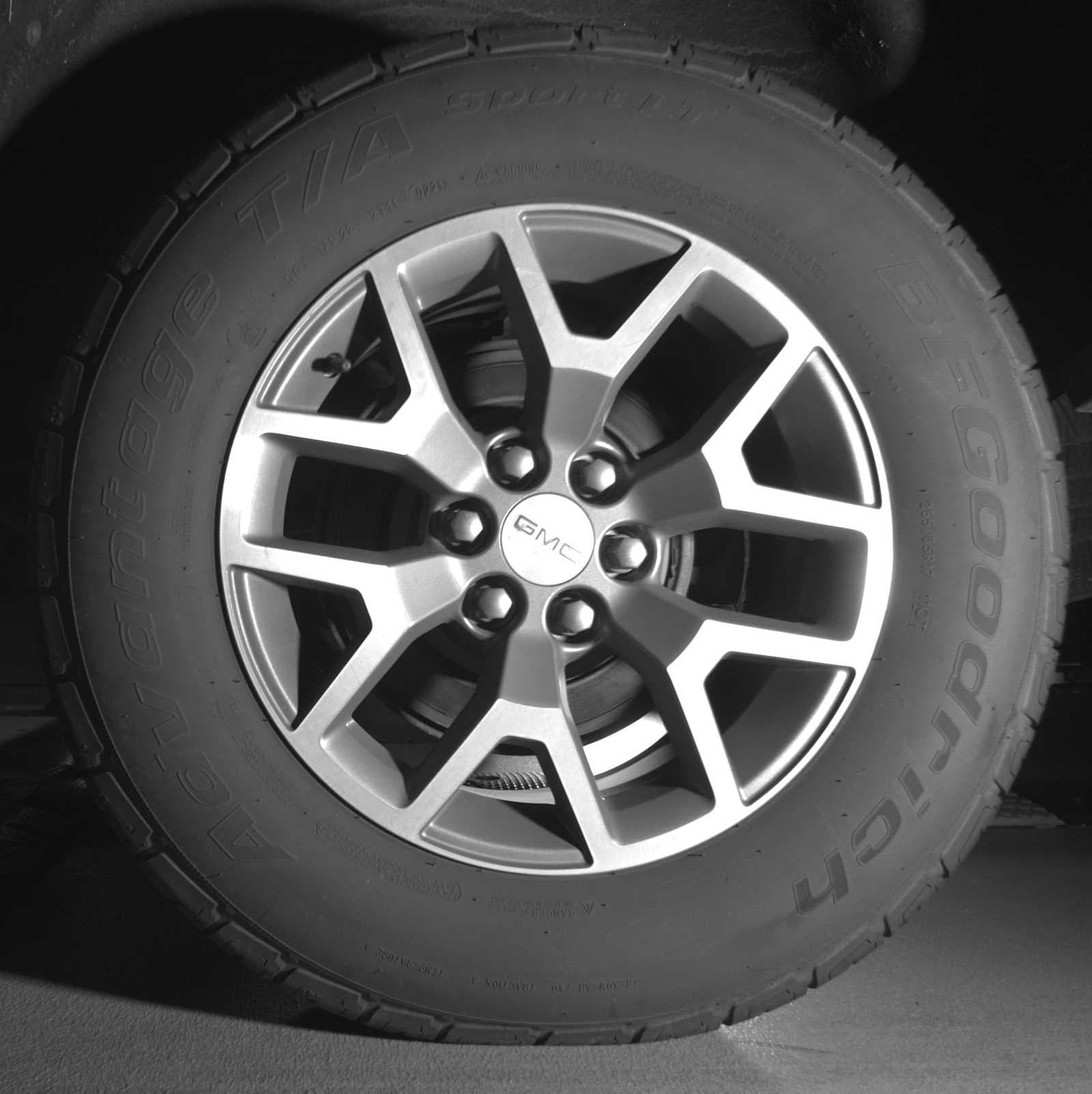 Thumbnail: 2017 GMC Canyon - 26