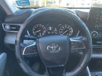 Thumbnail: 2021 Toyota Highlander - 29