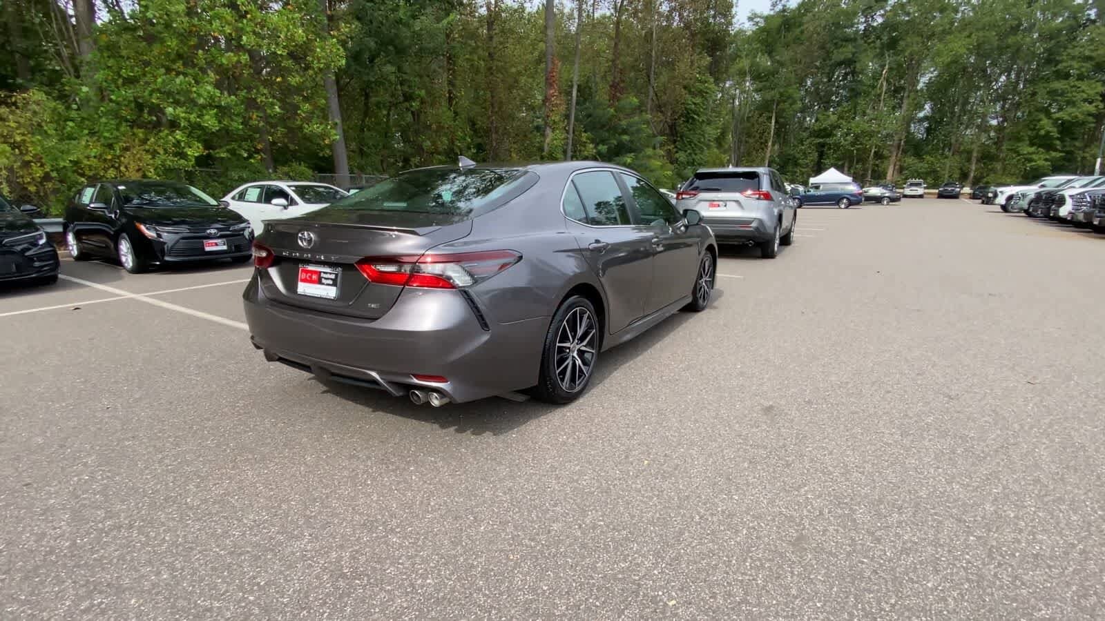 2023 Toyota Camry SE photo 2