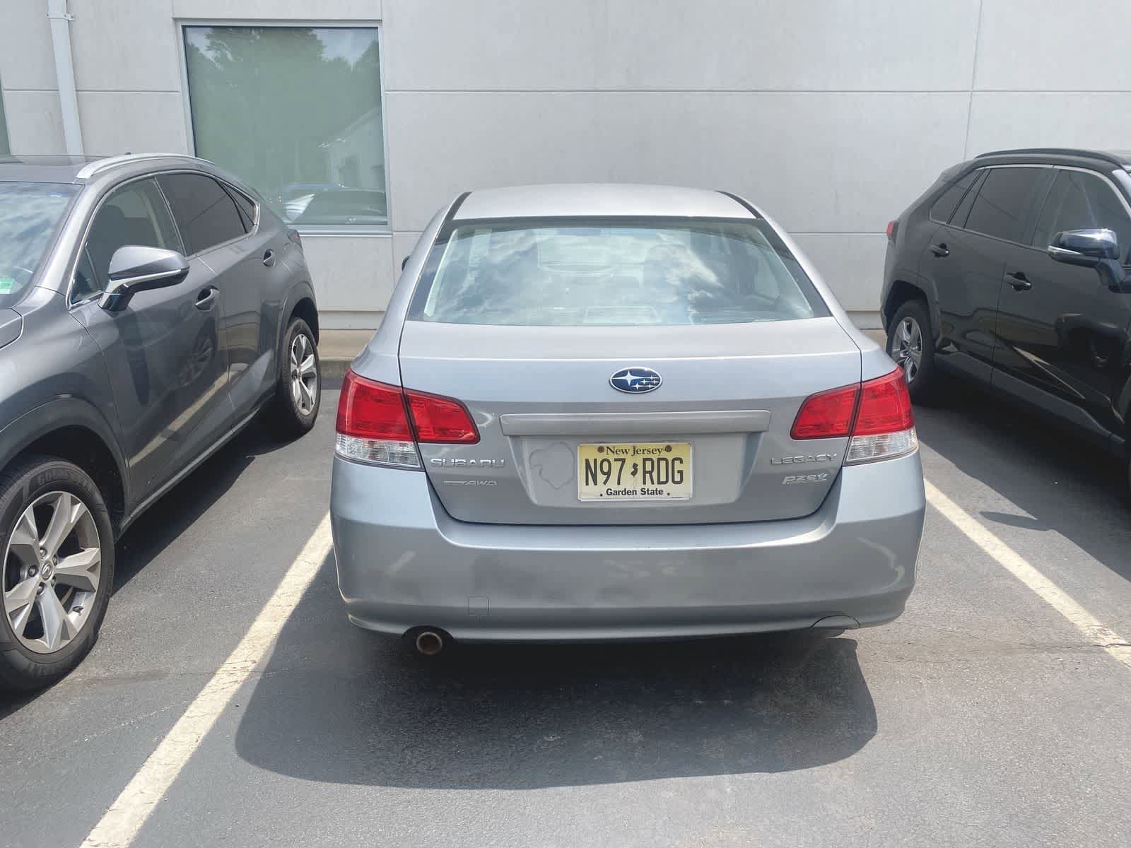 Thumbnail: 2010 Subaru Legacy - 8