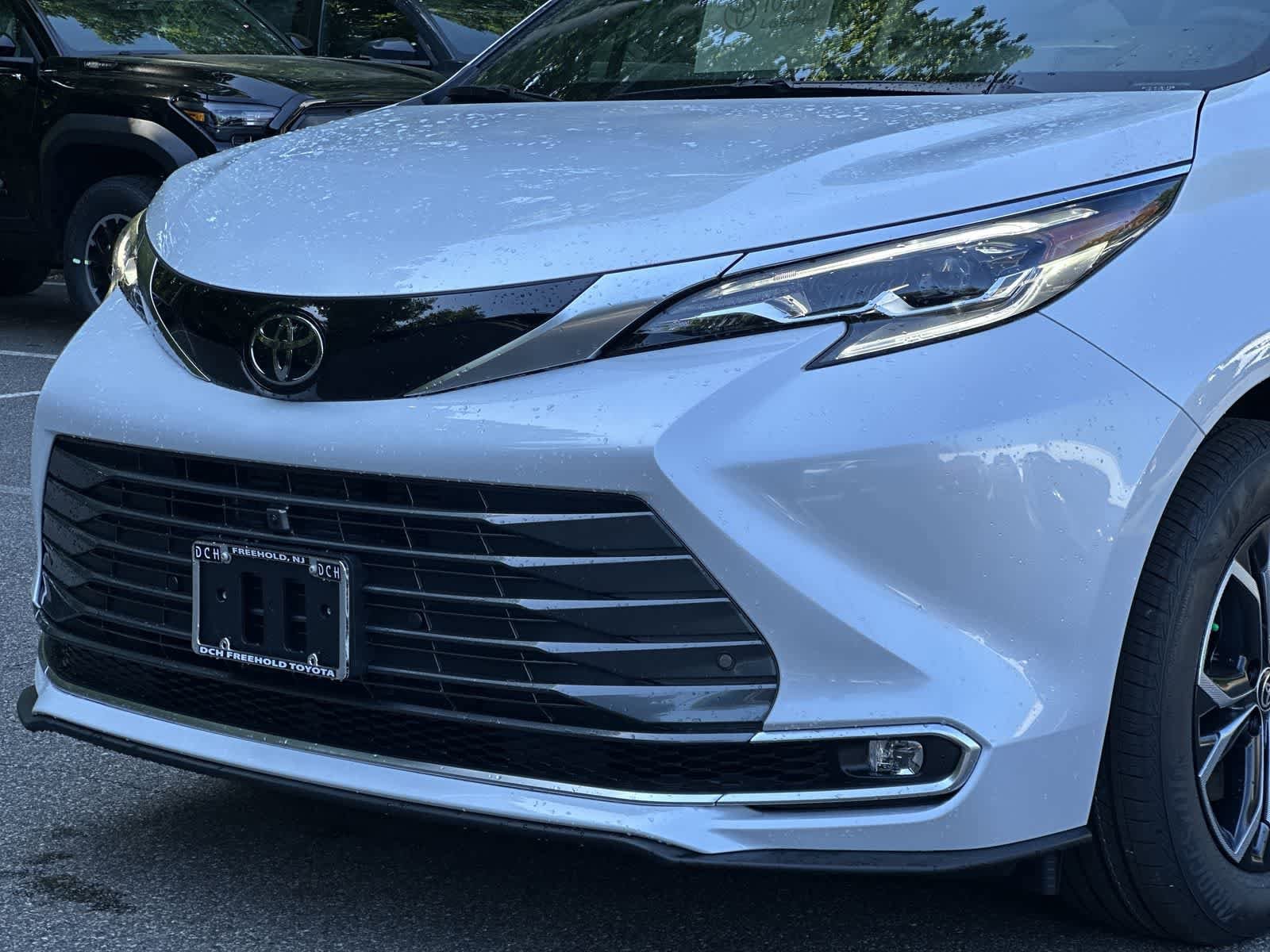 Thumbnail: 2026 Toyota Sienna - 14