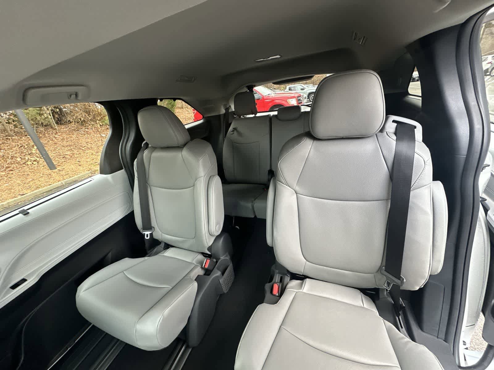 Thumbnail: 2026 Toyota Sienna - 36