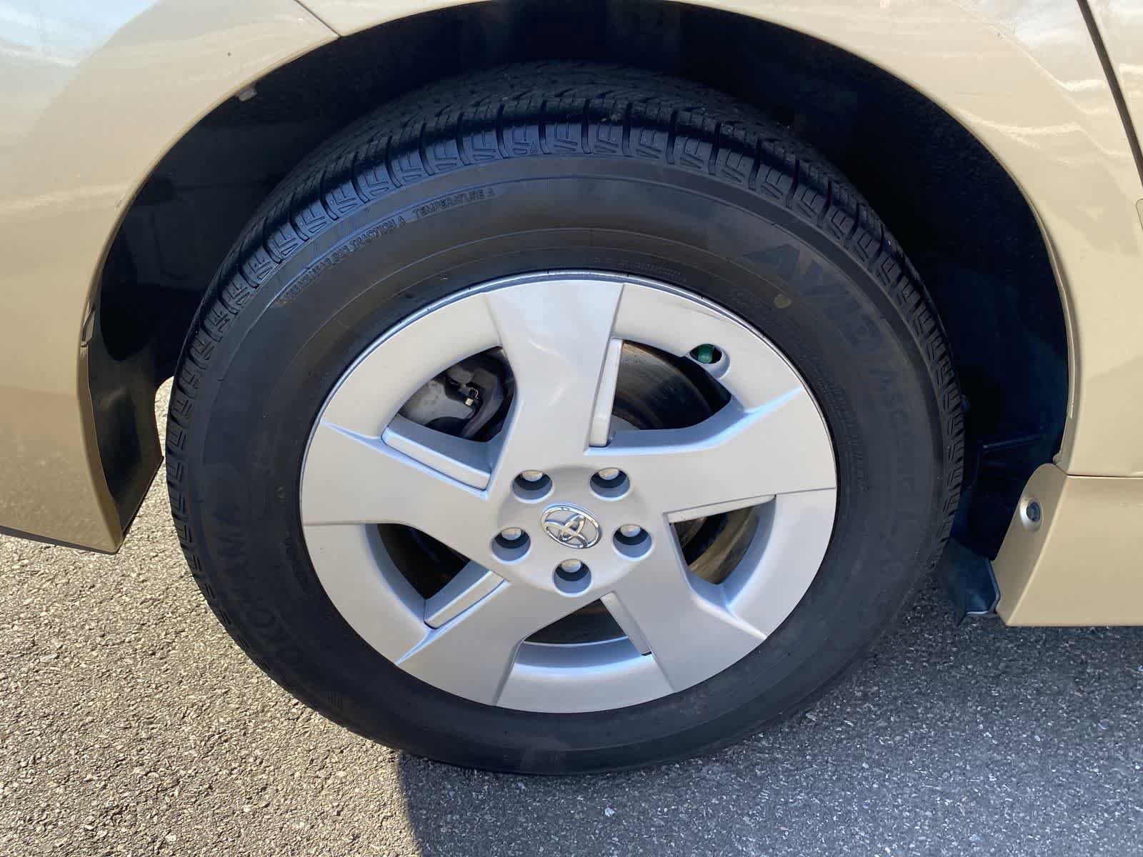 Thumbnail: 2011 Toyota Prius - 17