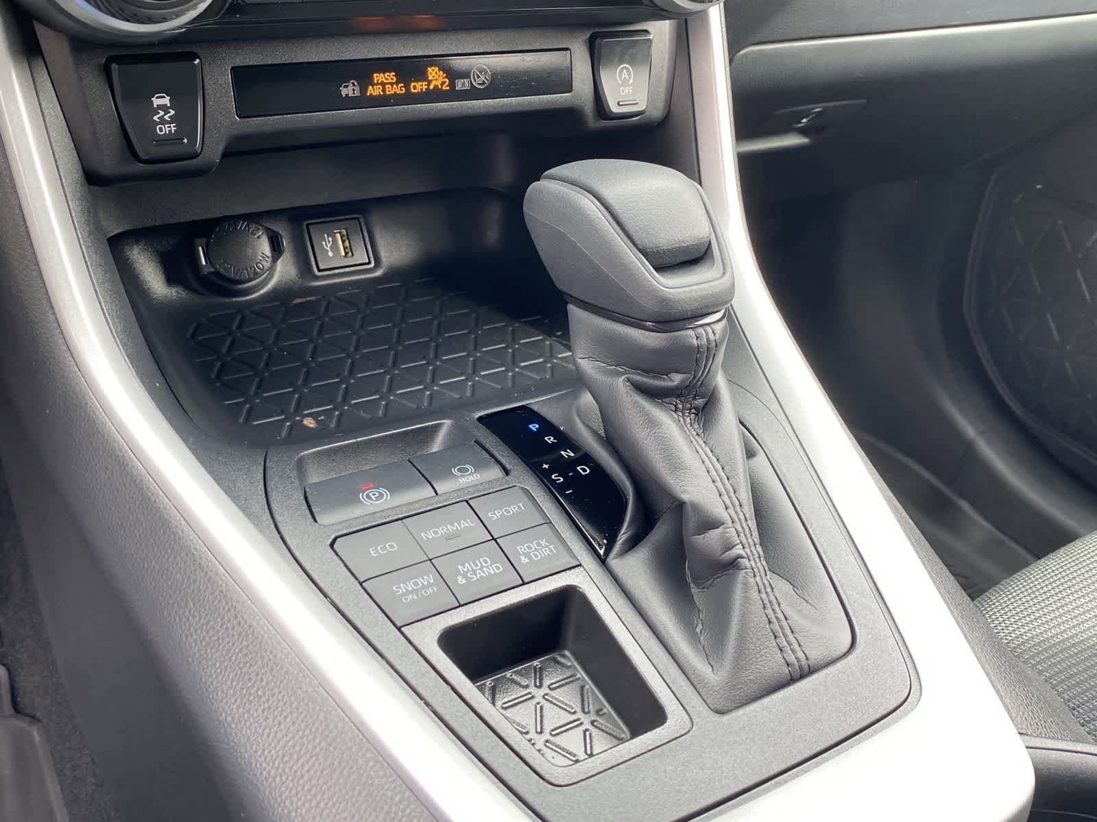 Thumbnail: 2025 Toyota RAV4 - 36