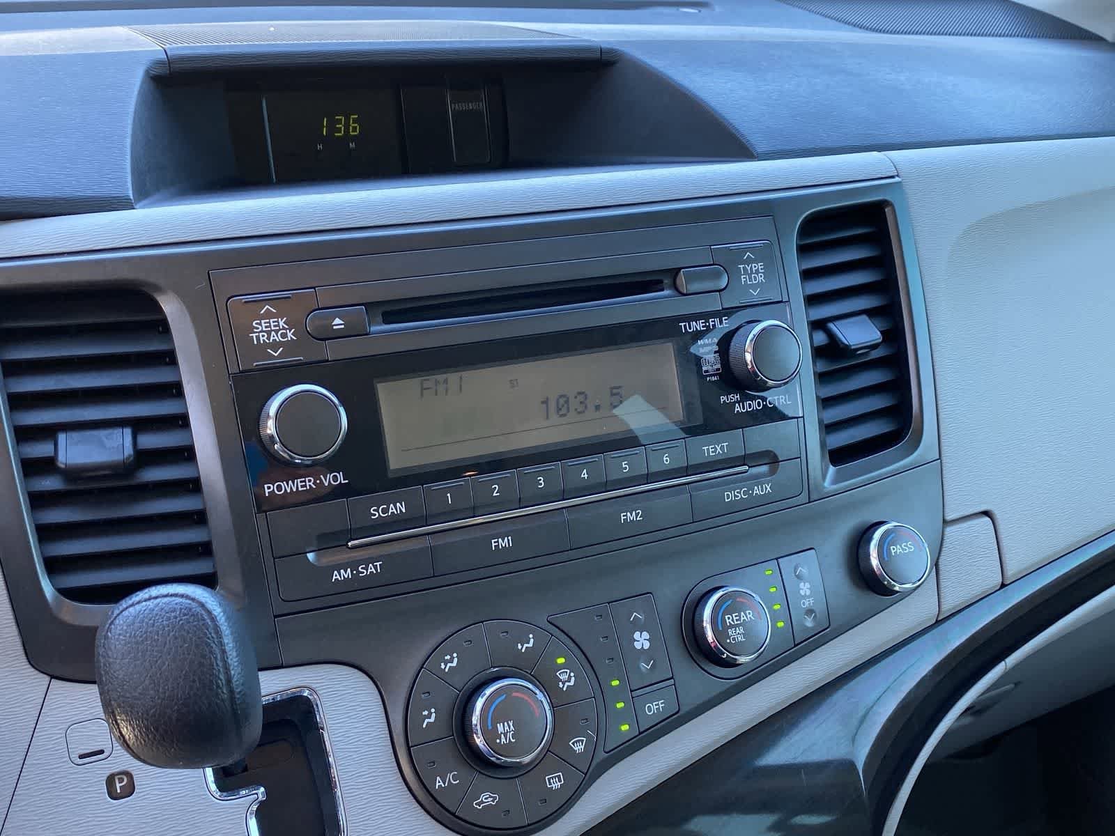 Thumbnail: 2013 Toyota Sienna - 34