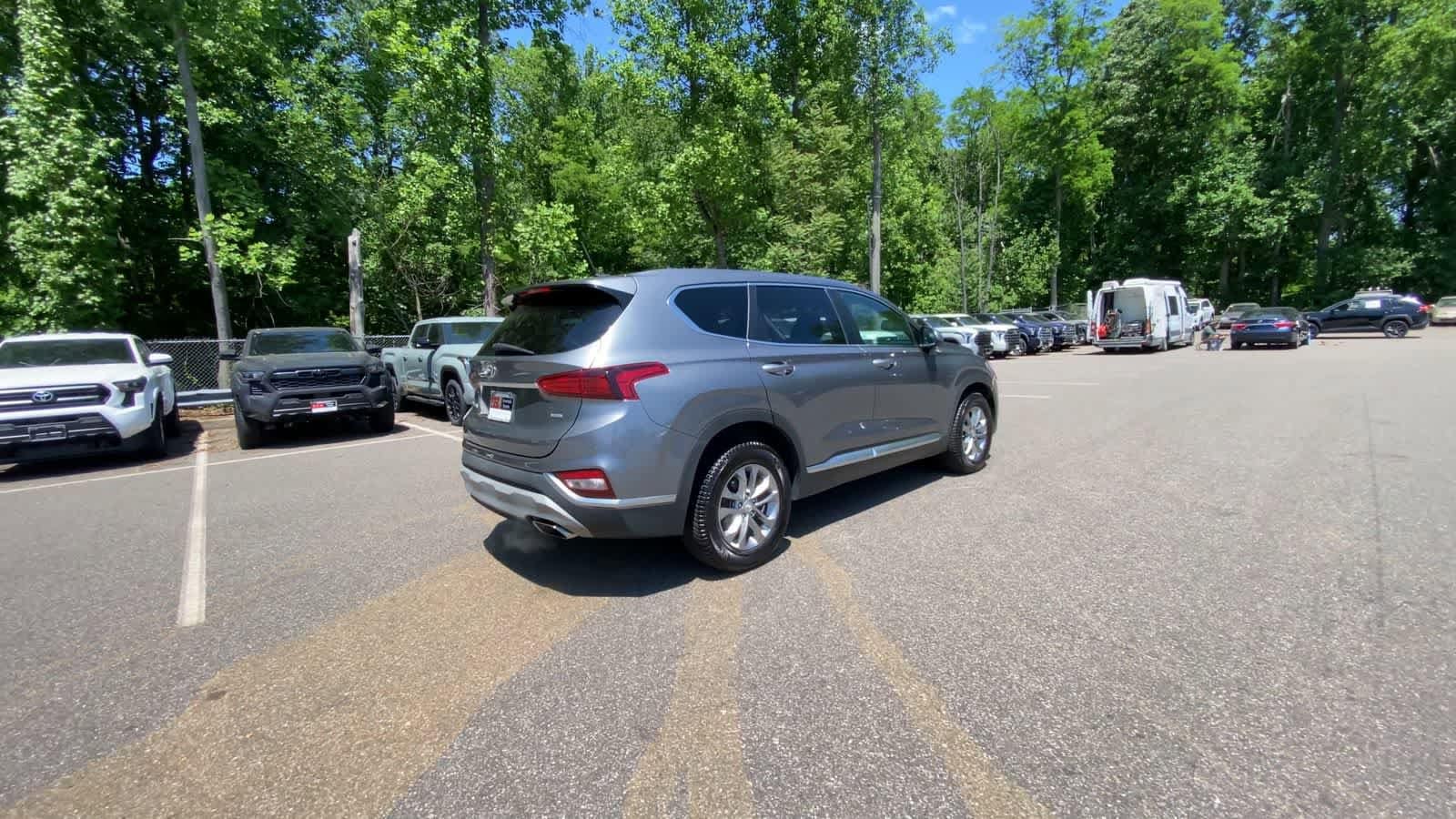 Thumbnail: 2019 Hyundai Santa Fe - 9