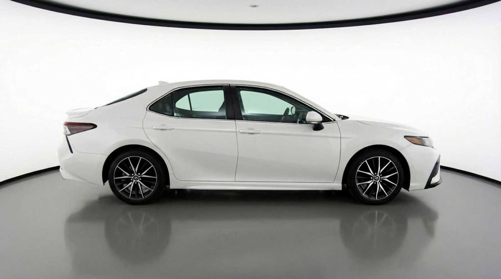 Thumbnail: 2023 Toyota Camry - 4