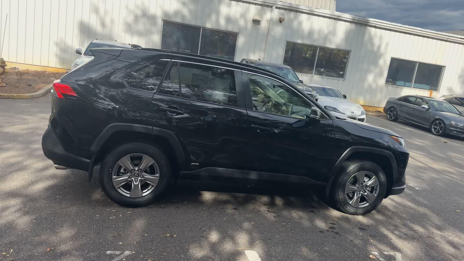 Thumbnail: 2025 Toyota RAV4 - 9