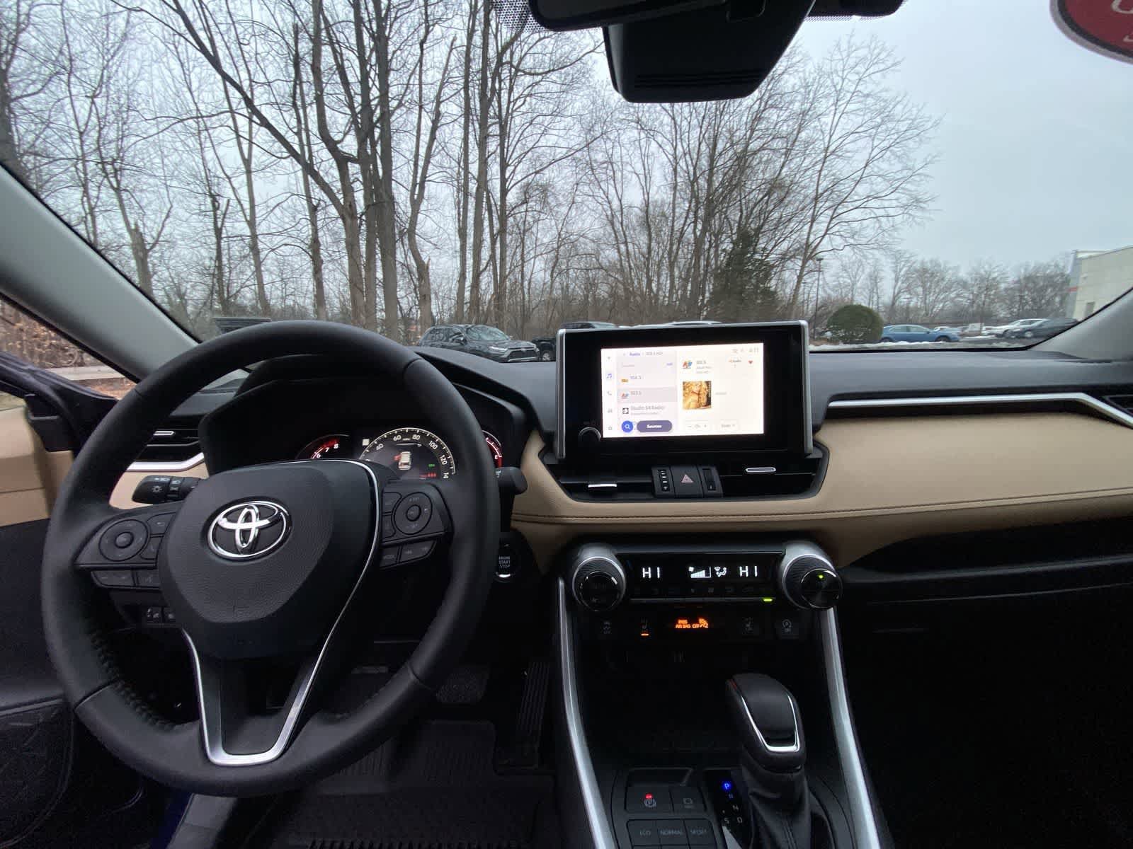 Thumbnail: 2025 Toyota RAV4 - 29