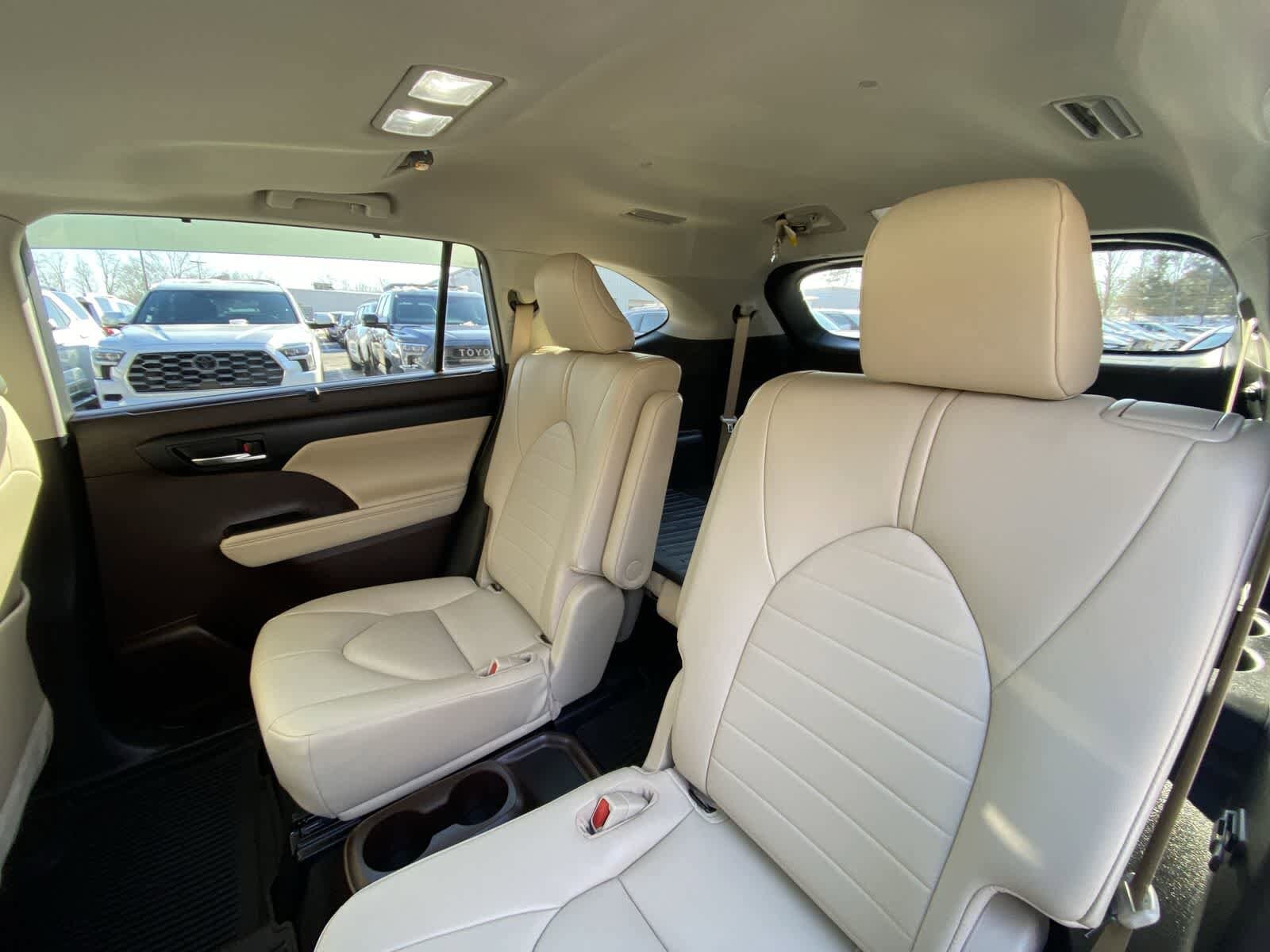 Thumbnail: 2021 Toyota Highlander - 36