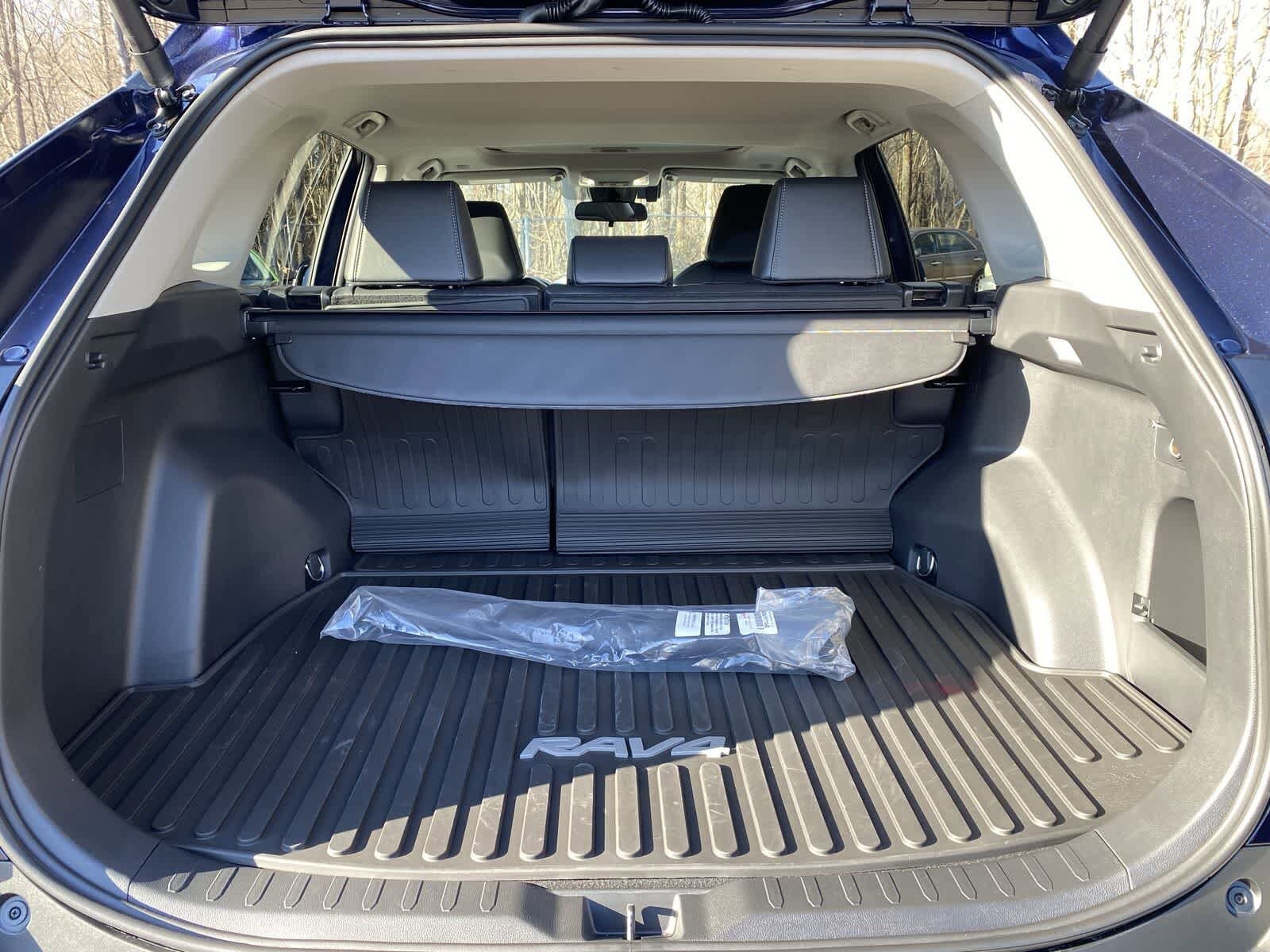 Thumbnail: 2025 Toyota RAV4 - 15