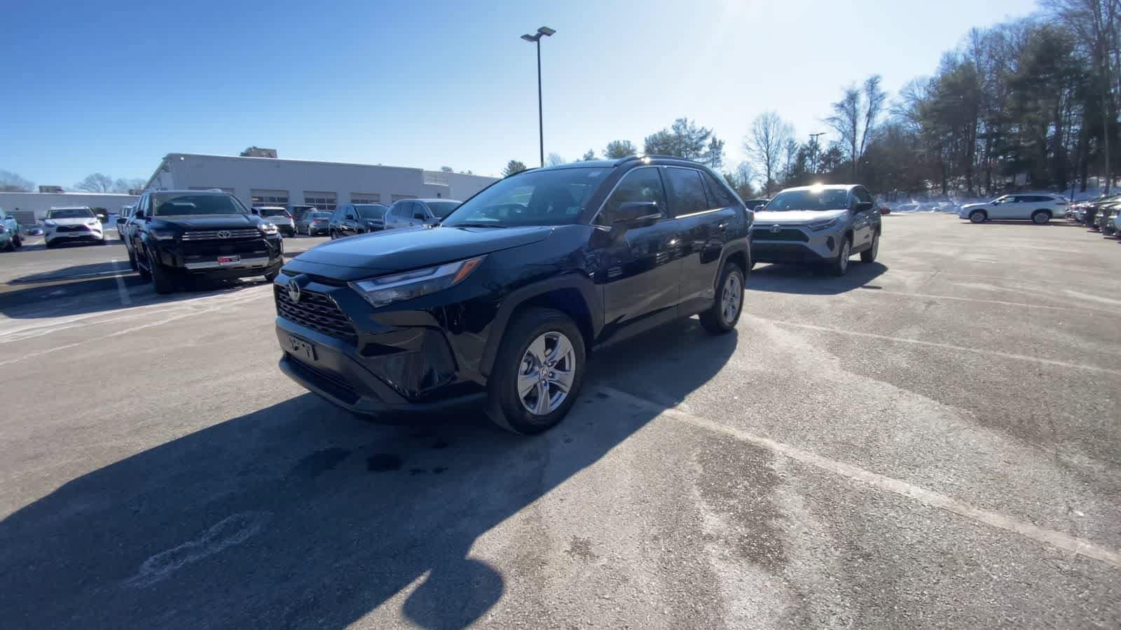 Thumbnail: 2025 Toyota RAV4 - 4