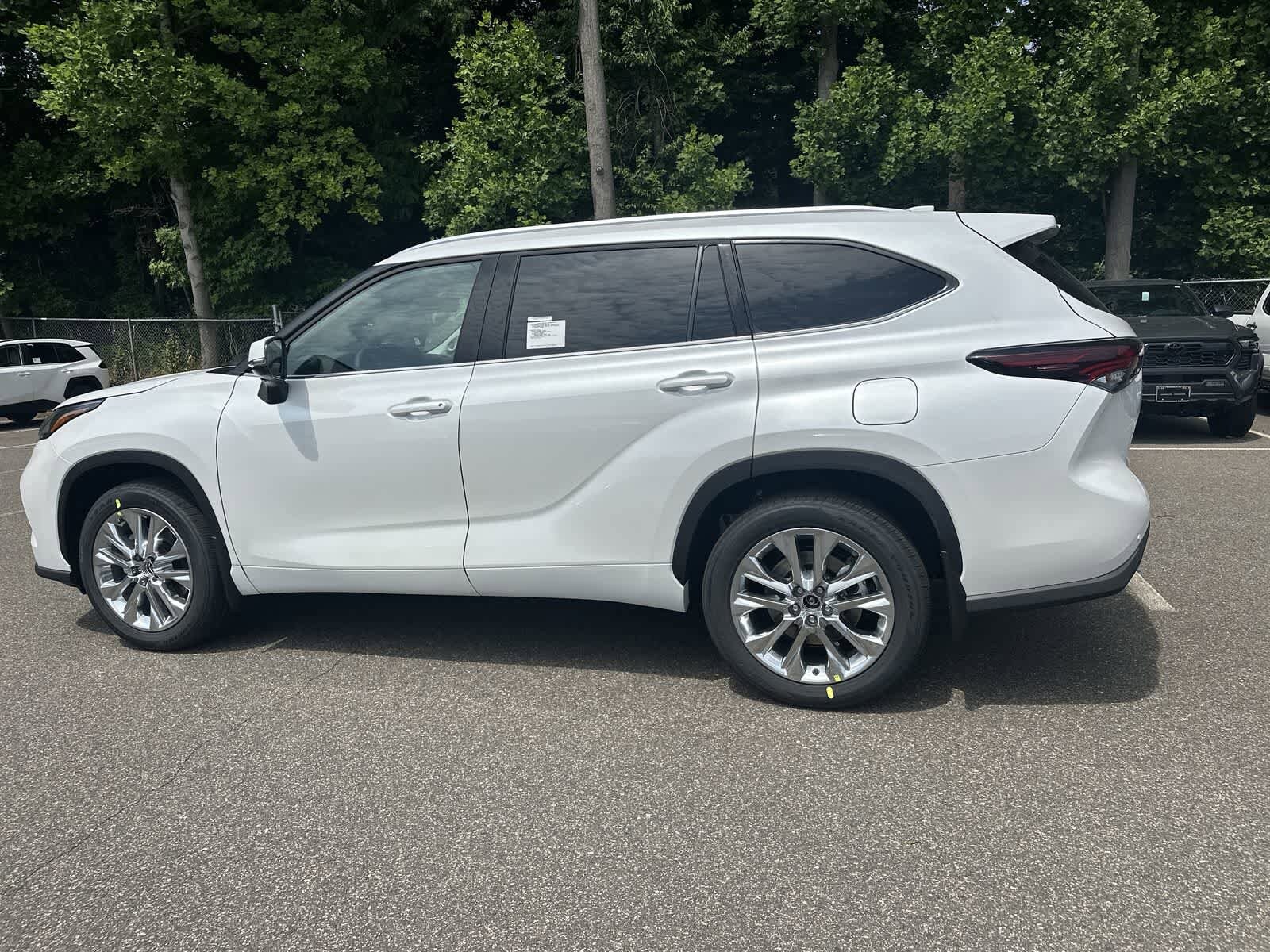 Thumbnail: 2026 Toyota Highlander - 14