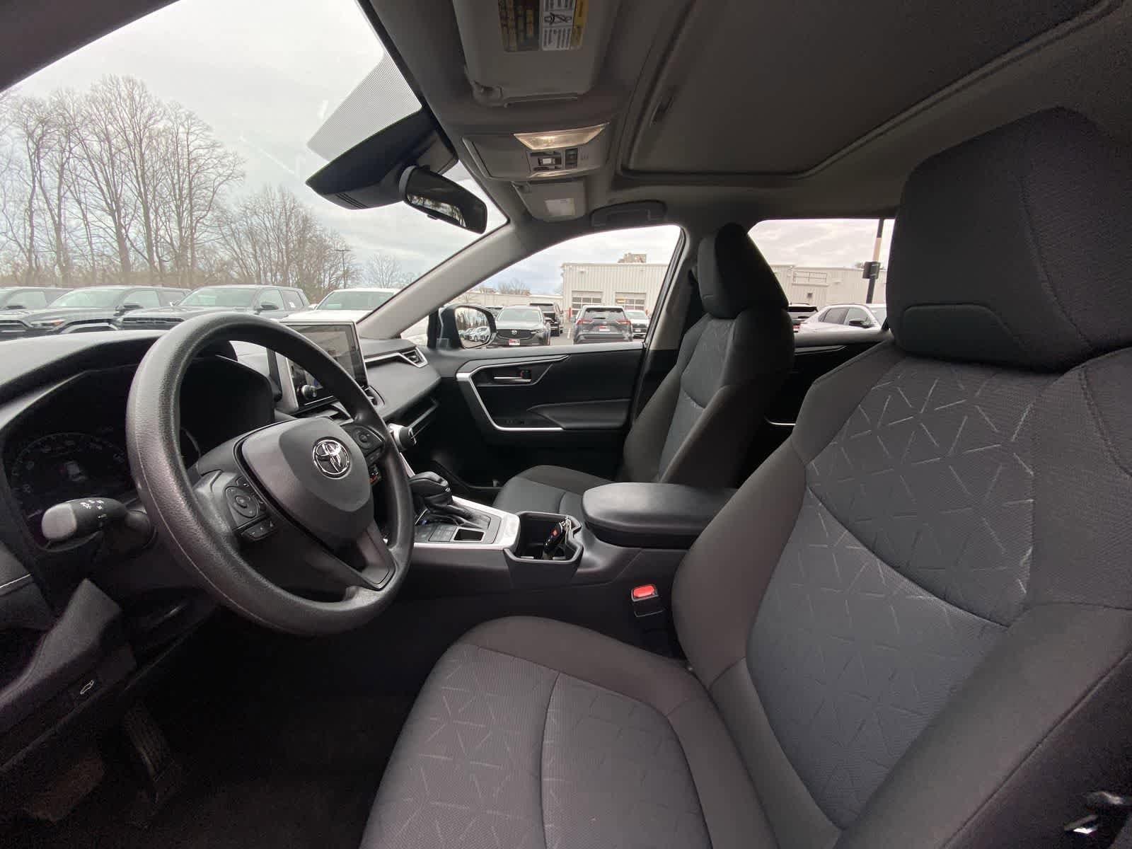 Thumbnail: 2025 Toyota RAV4 - 22