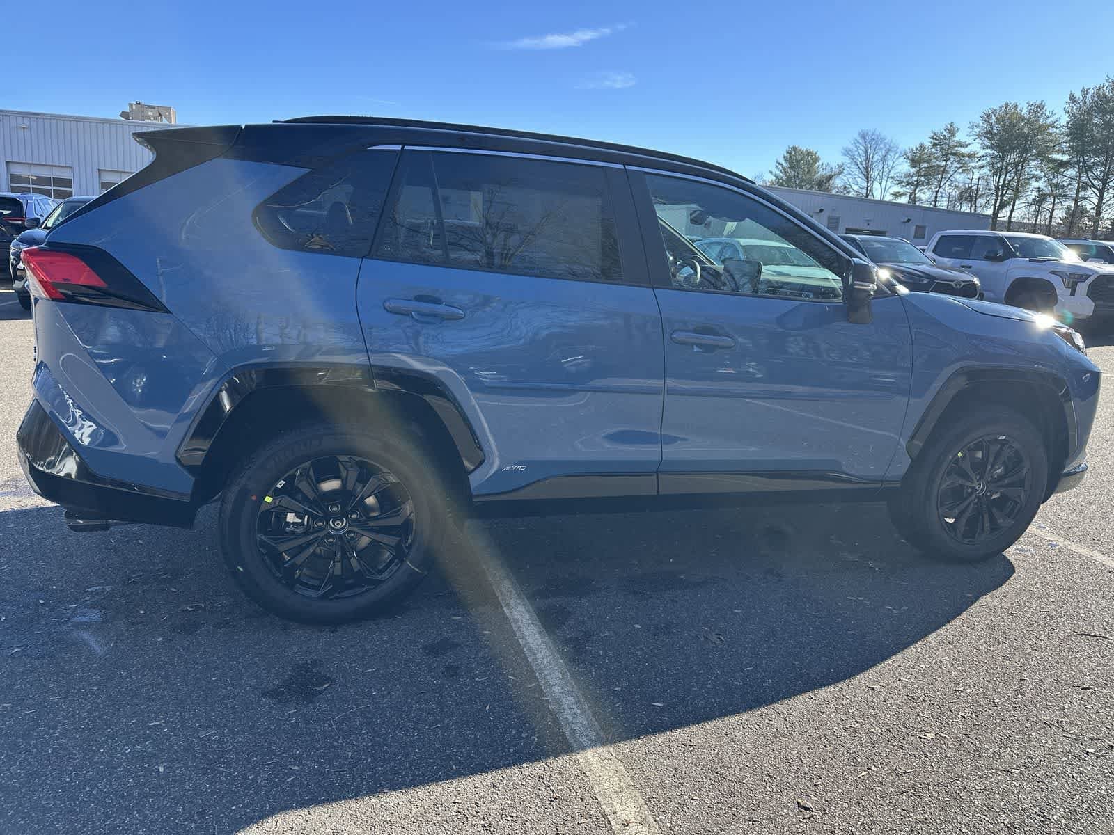 Thumbnail: 2025 Toyota RAV4 - 21