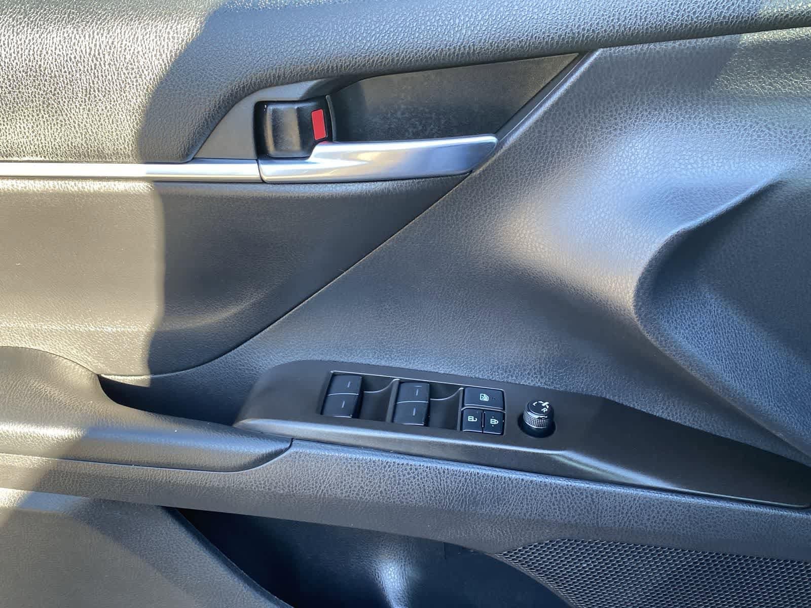 Thumbnail: 2021 Toyota Camry - 16