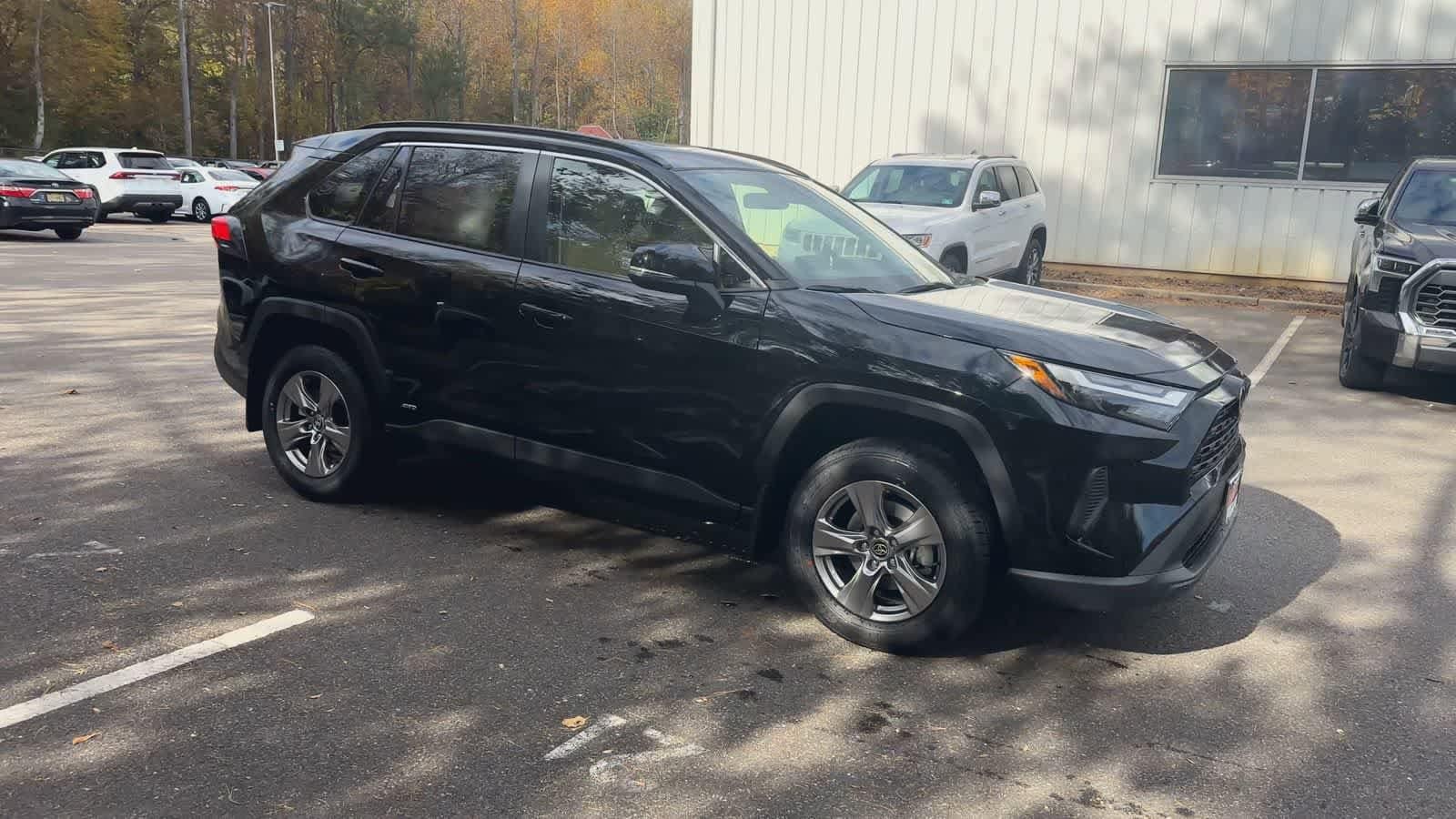 Thumbnail: 2025 Toyota RAV4 - 2