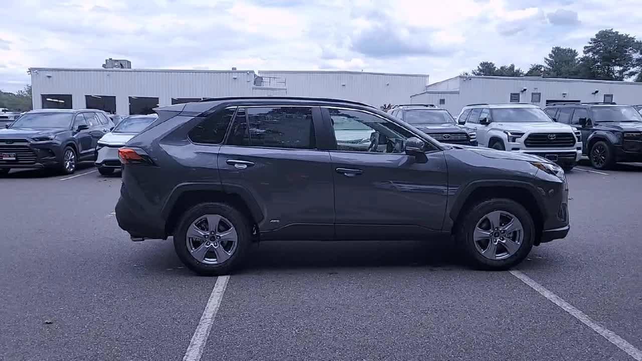Thumbnail: 2025 Toyota RAV4 - 9