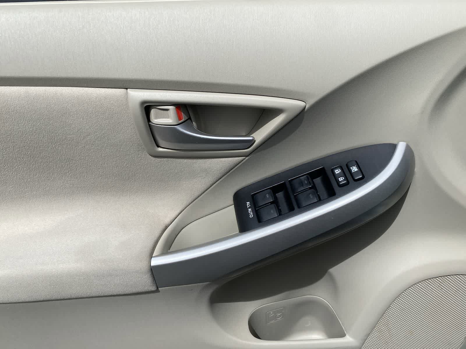 Thumbnail: 2014 Toyota Prius - 15