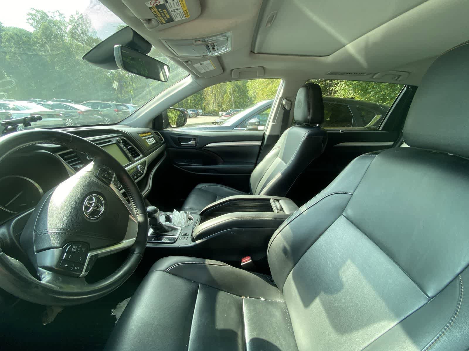 Thumbnail: 2019 Toyota Highlander - 9