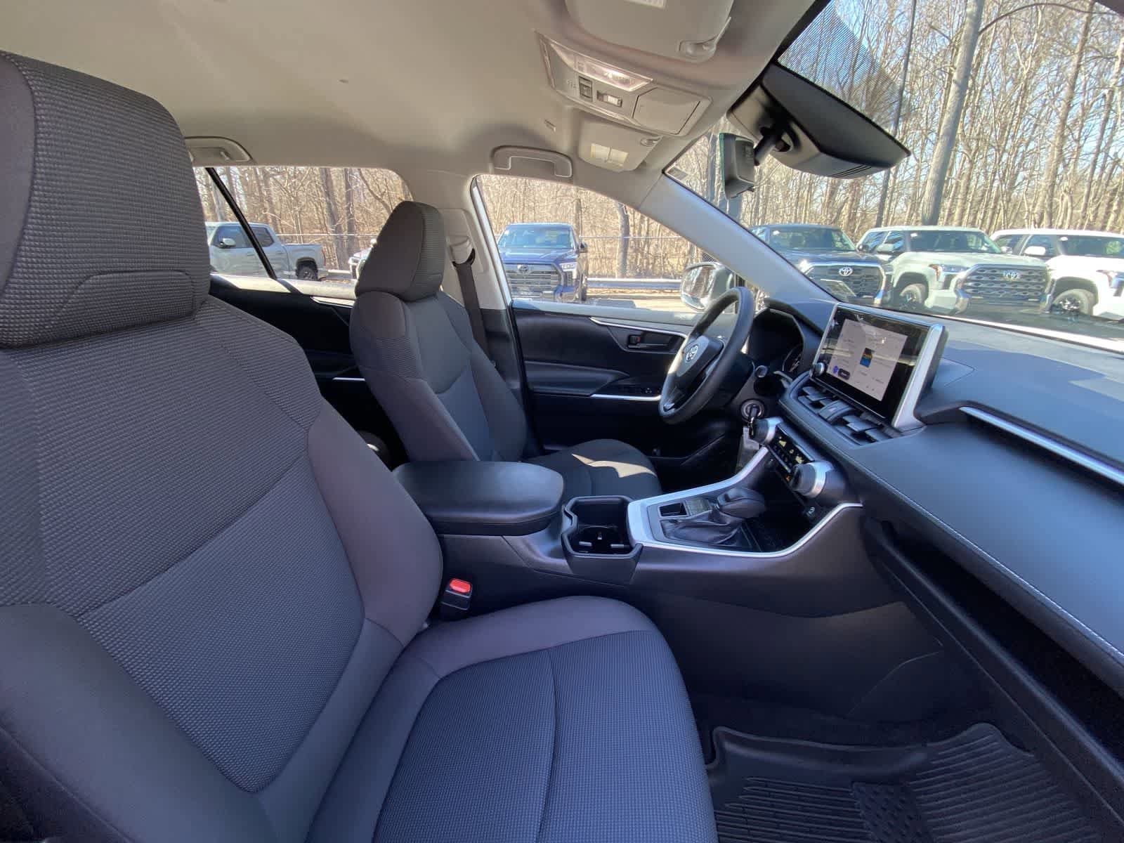 Thumbnail: 2023 Toyota RAV4 - 23