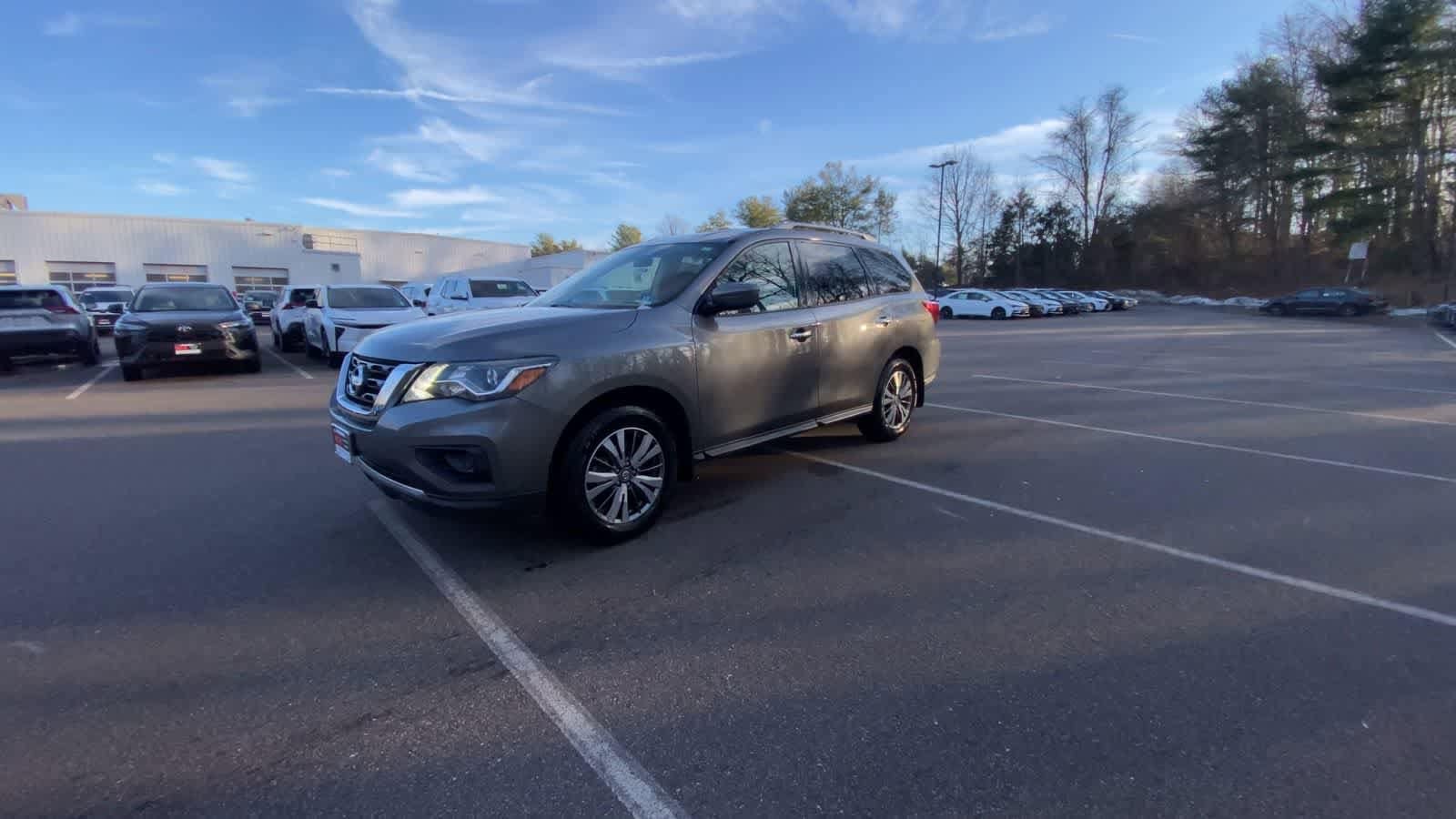 Thumbnail: 2018 Nissan Pathfinder - 9